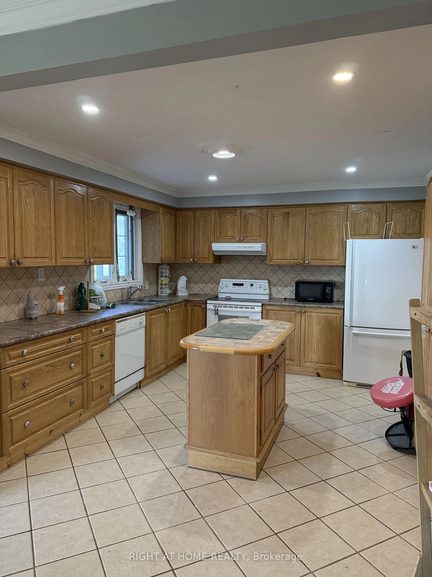 Photo 23 of 12175 Chinguacousy Road, Caledon, Rural Caledon — HOMEH