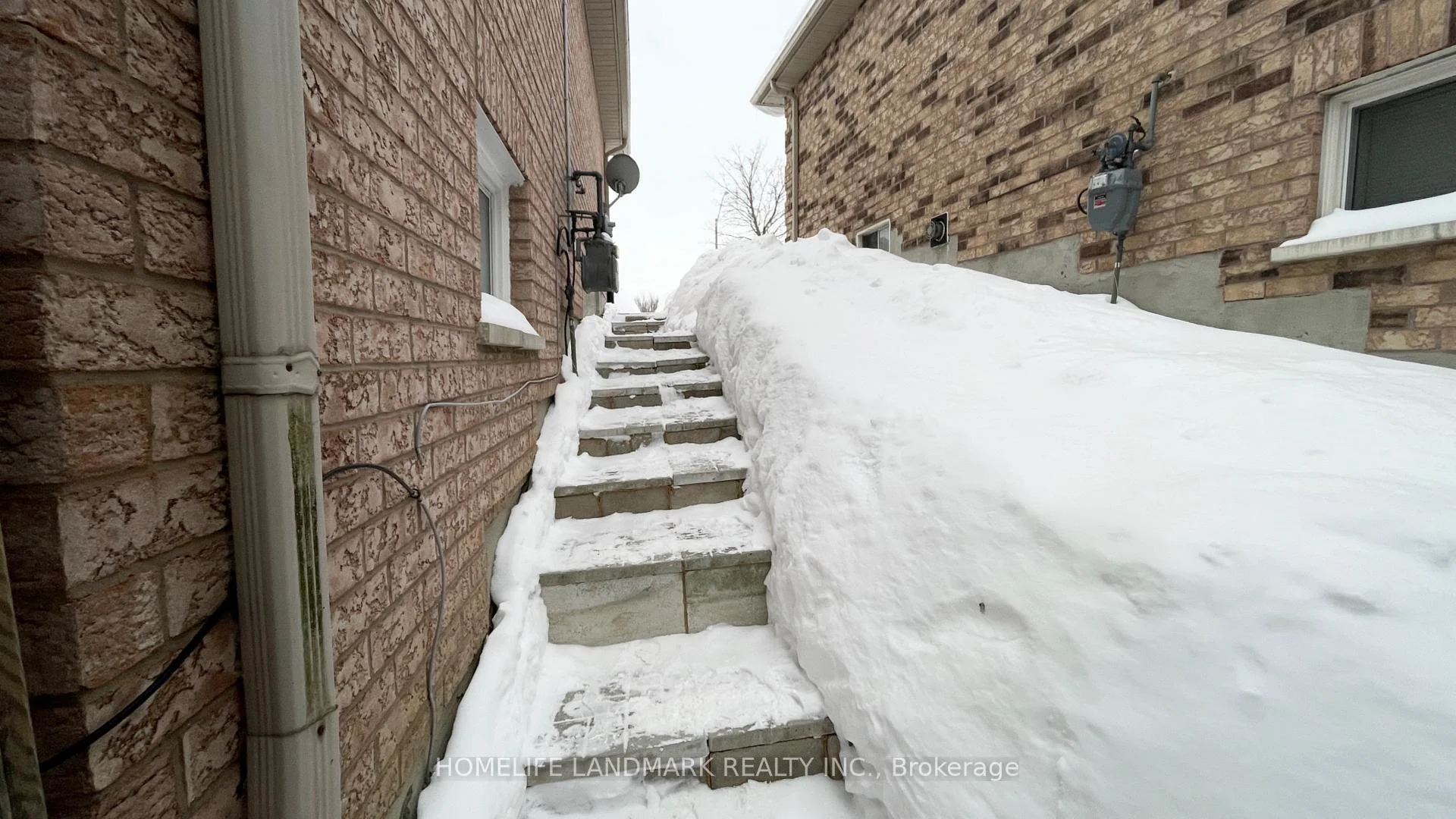 Photo 4 of Unit Lower, 10 Summerset Drive, Barrie, Ardagh — HOMEH