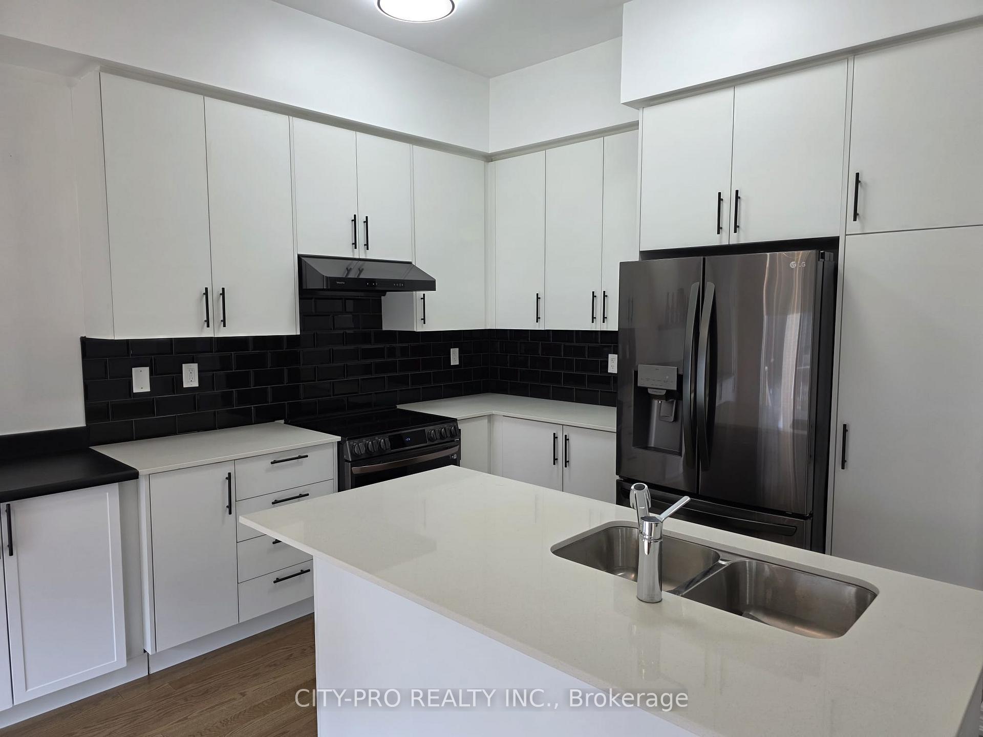 Photo 4 of 104 Shepherd Drive, Barrie, Rural Barrie Southeast — HOMEH
