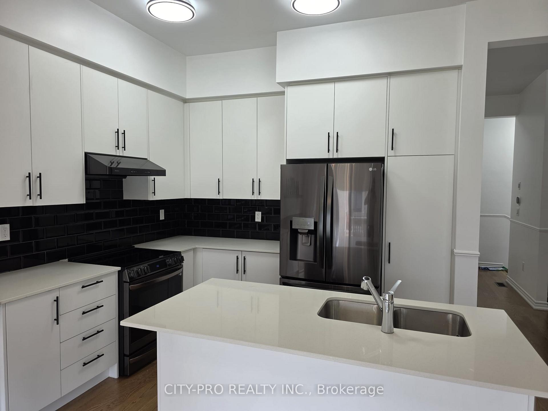 Photo 8 of 104 Shepherd Drive, Barrie, Rural Barrie Southeast — HOMEH