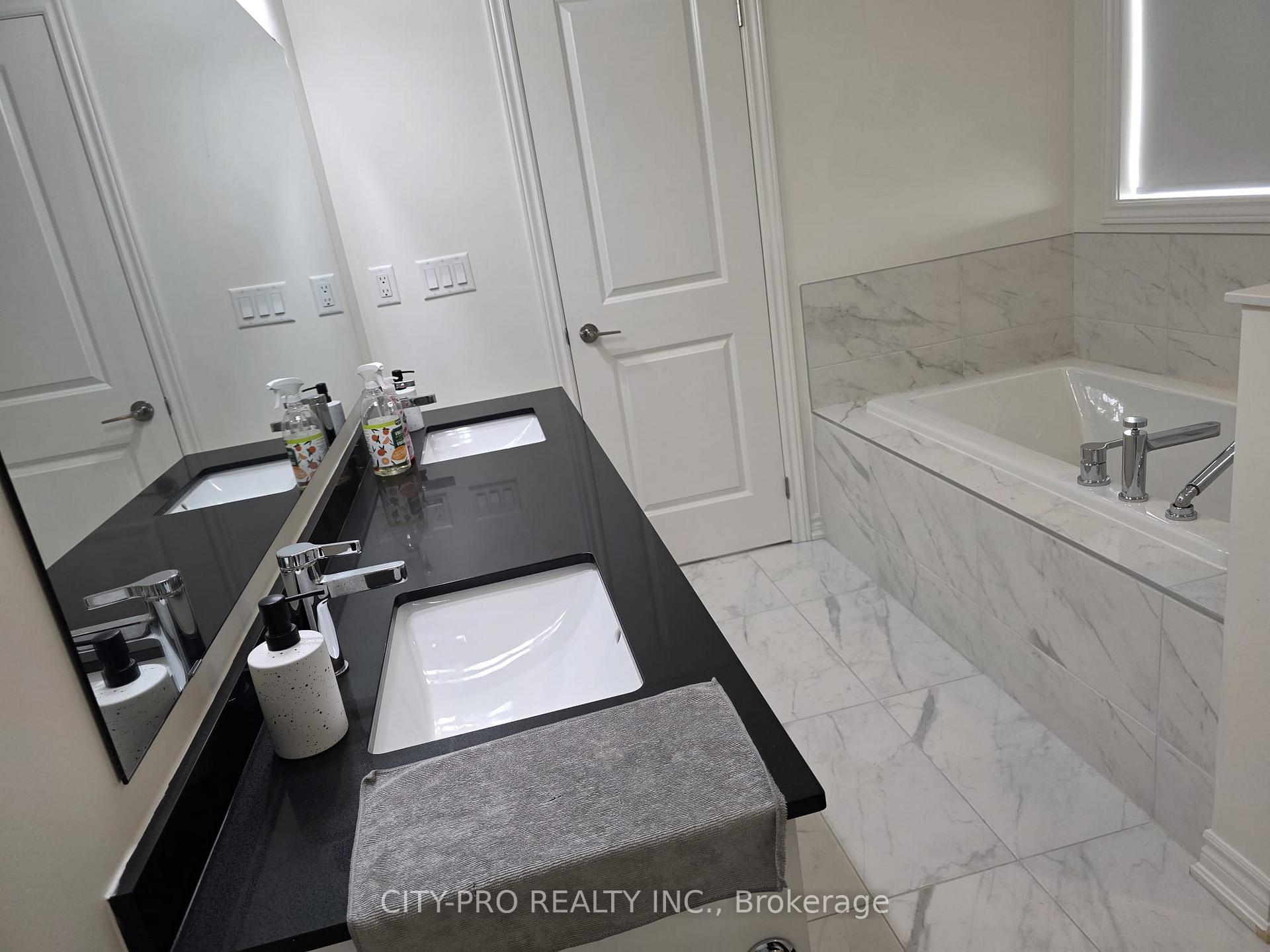 Photo 15 of 104 Shepherd Drive, Barrie, Rural Barrie Southeast — HOMEH