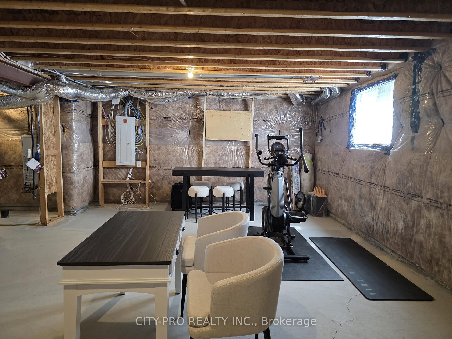Photo 18 of 104 Shepherd Drive, Barrie, Rural Barrie Southeast — HOMEH