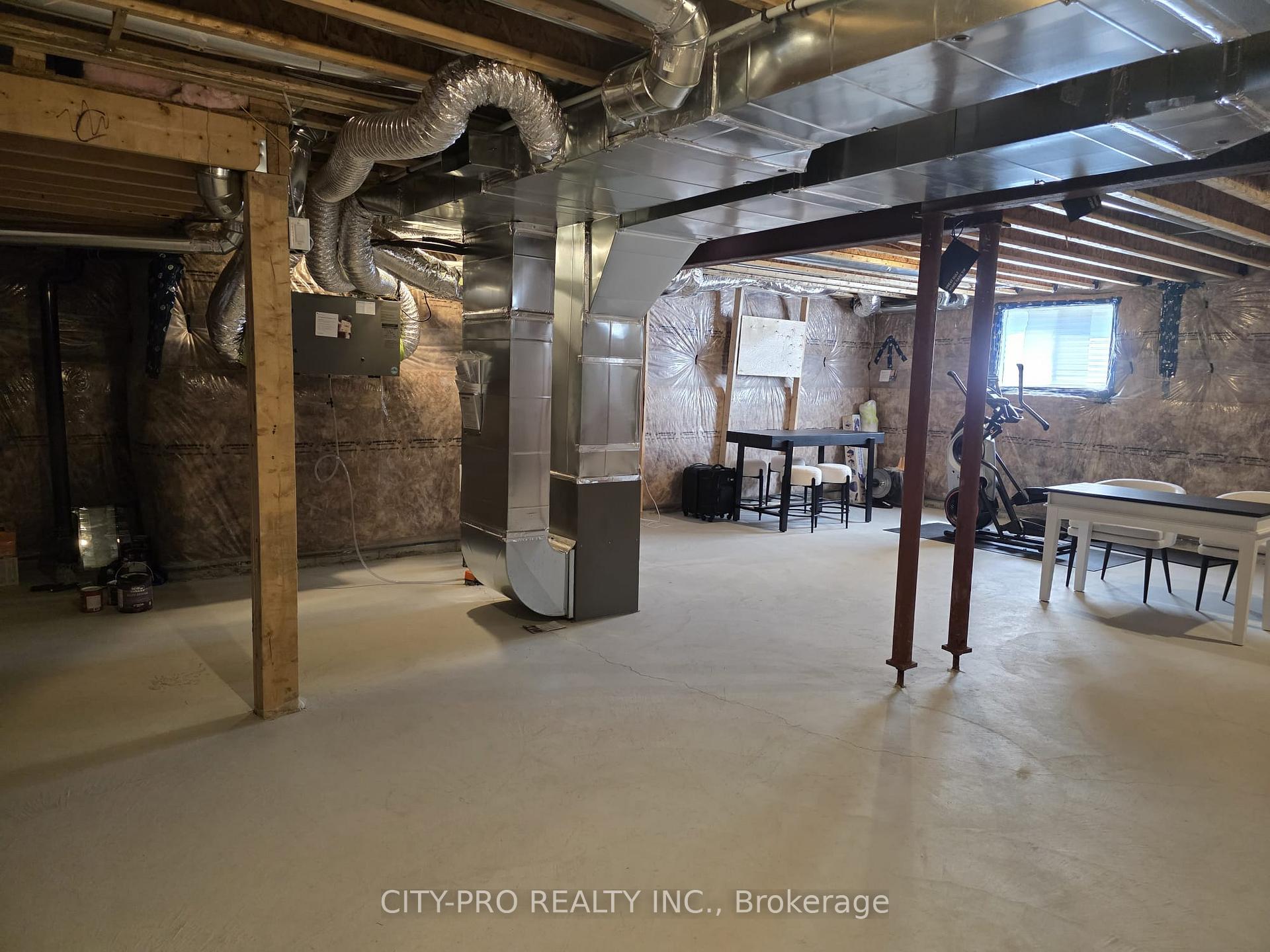Photo 19 of 104 Shepherd Drive, Barrie, Rural Barrie Southeast — HOMEH