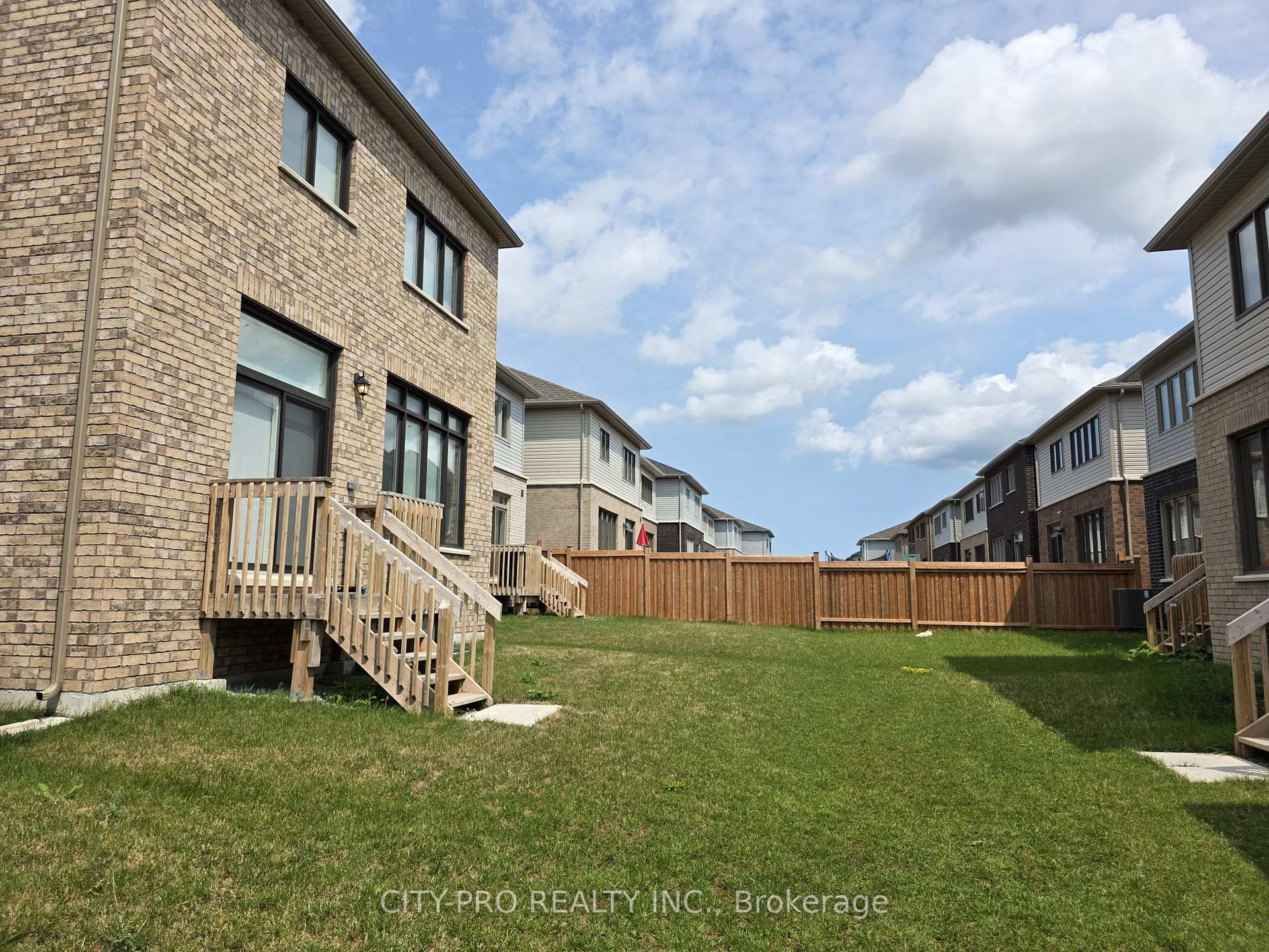 Photo 22 of 104 Shepherd Drive, Barrie, Rural Barrie Southeast — HOMEH