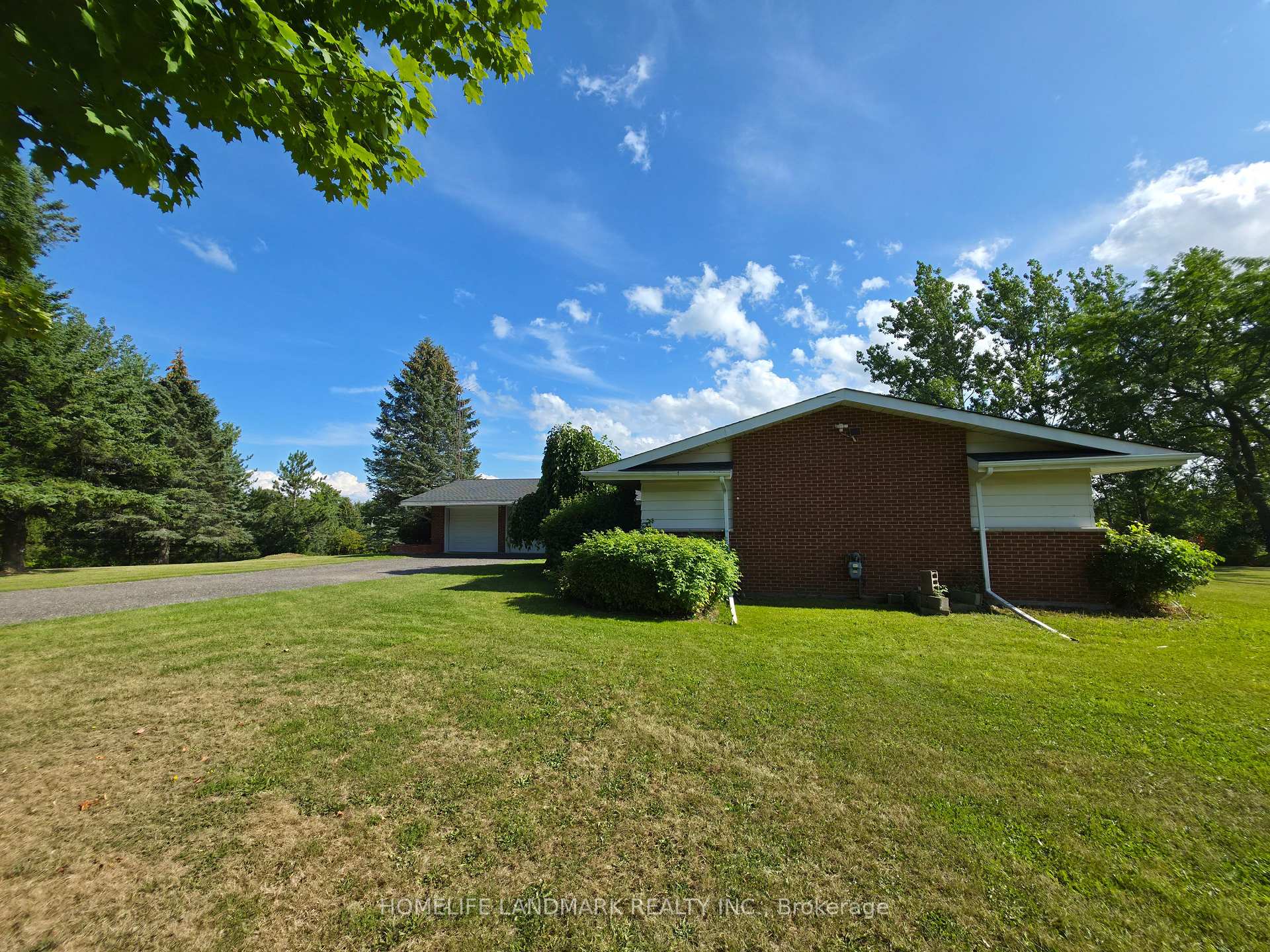 Photo 2 of 1098 15th Side Road, New Tecumseth, Rural New Tecumseth — HOMEH