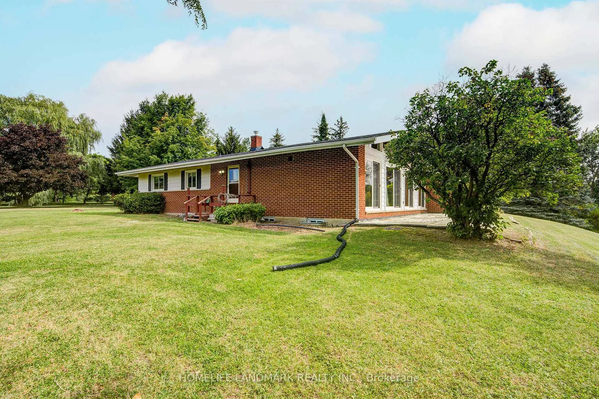 Photo 85 of 1098 15th Side Road, New Tecumseth, Rural New Tecumseth — HOMEH