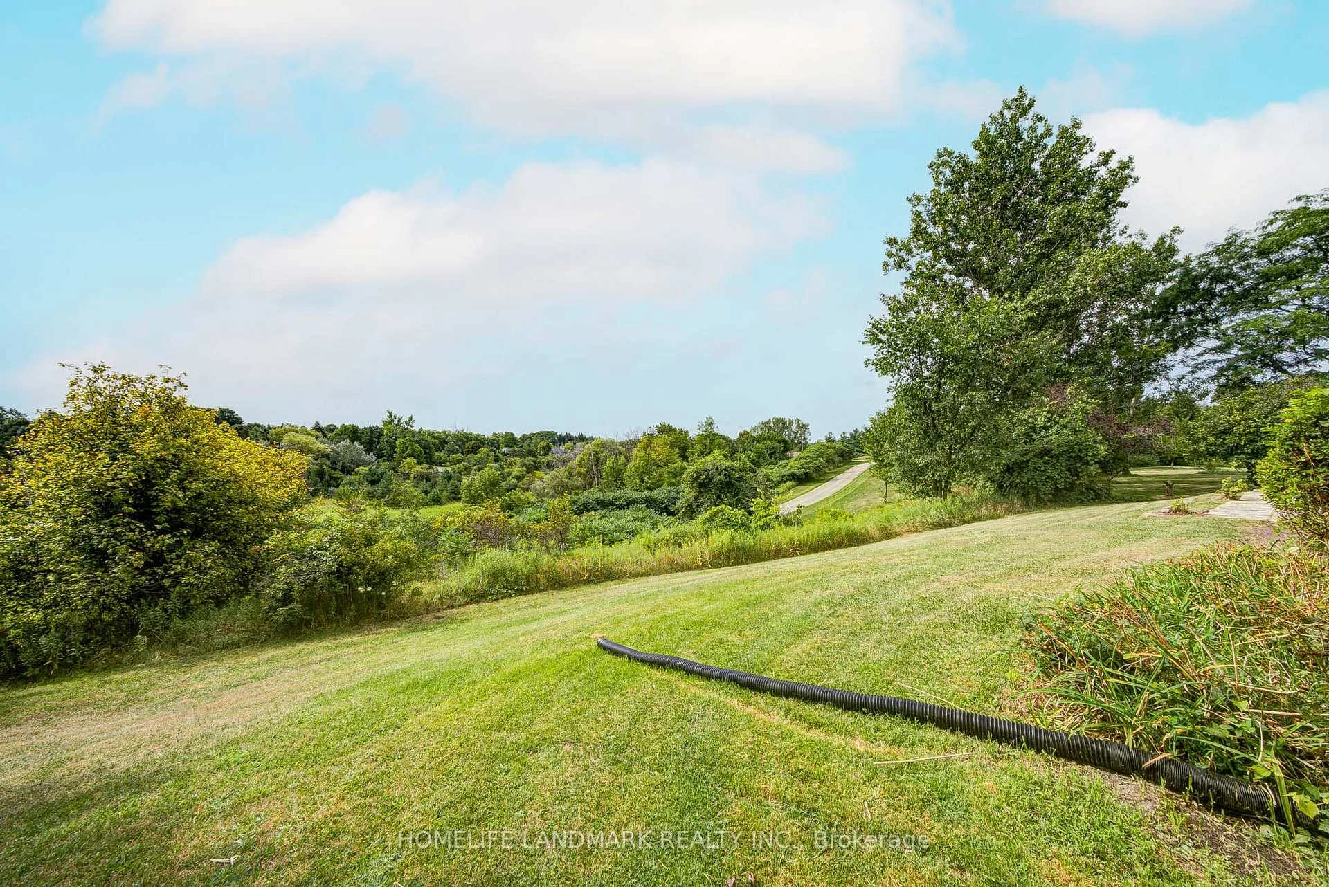 Photo 92 of 1098 15th Side Road, New Tecumseth, Rural New Tecumseth — HOMEH