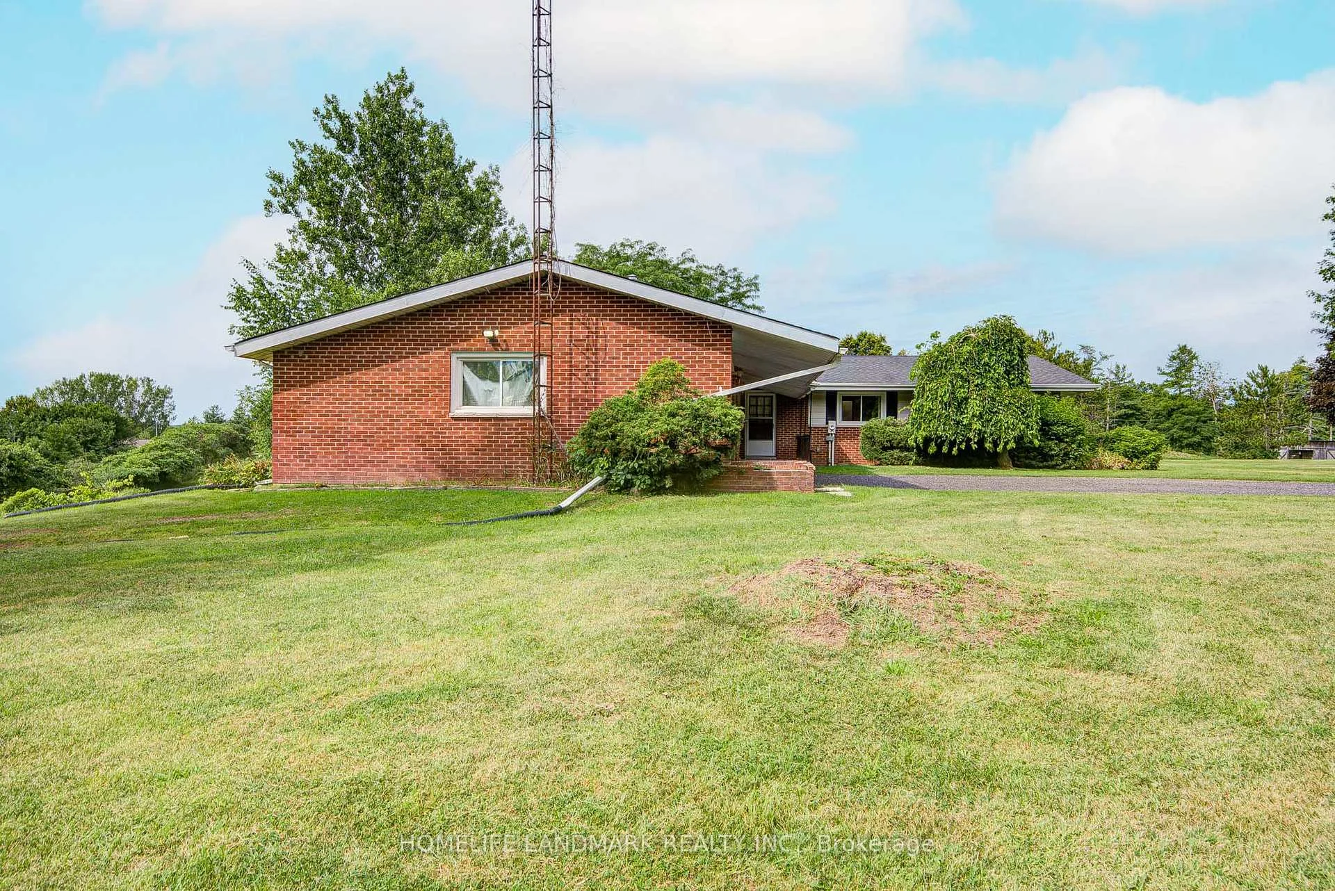Photo 93 of 1098 15th Side Road, New Tecumseth, Rural New Tecumseth — HOMEH