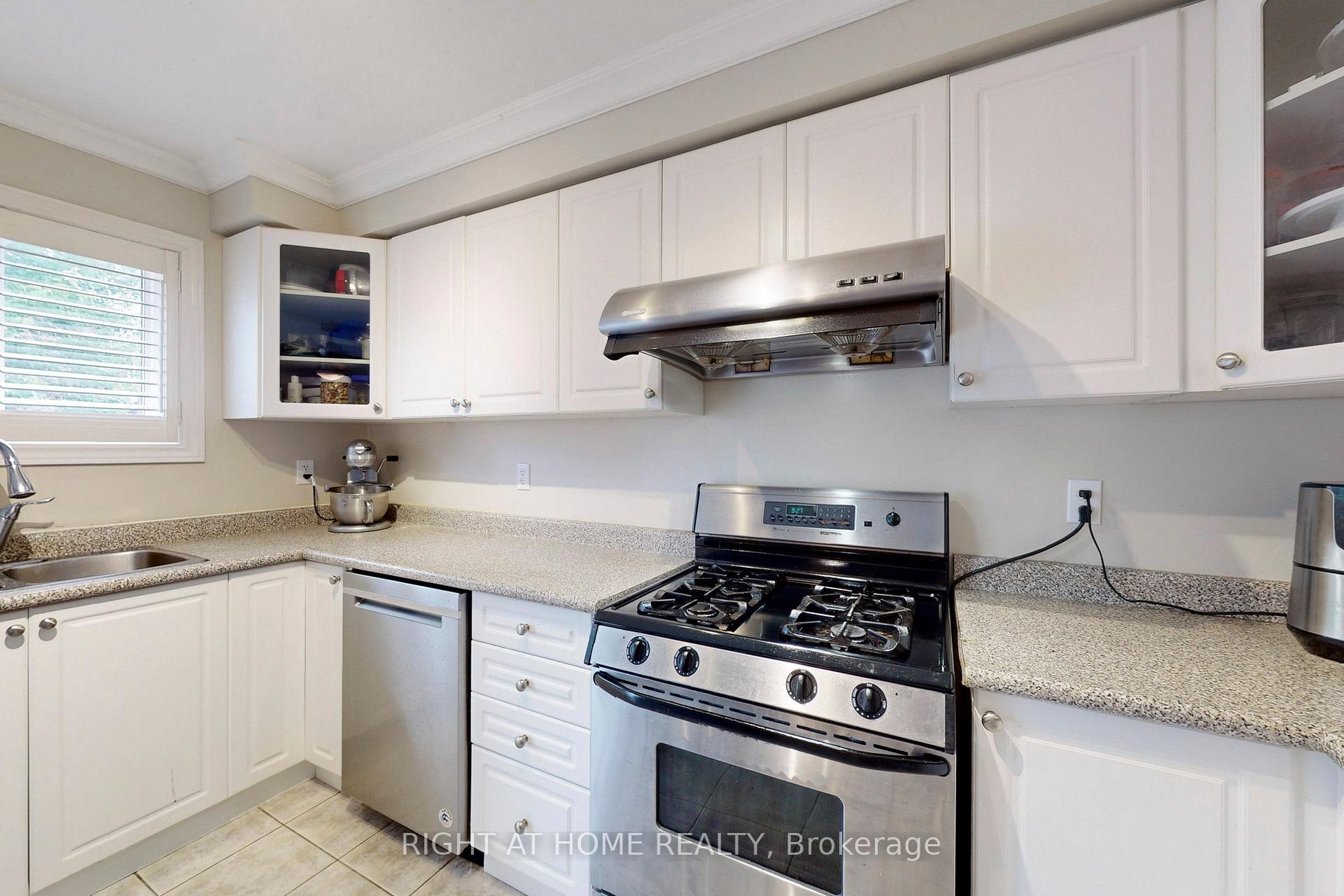 Photo 23 of 204 Everett Street, Markham, Wismer — HOMEH