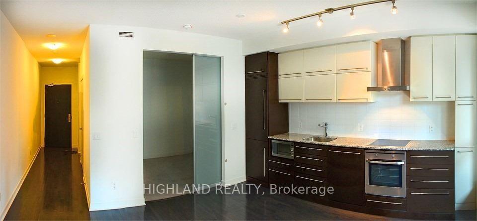 Photo 3 of Unit 408, 770 Bay Street, Toronto, Bay Street Corridor — HOMEH