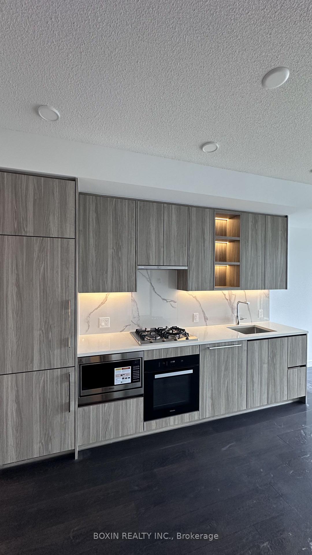 Photo 5 of Unit 07, 75 Billes Heights, North York, Bayview Village — HOMEH