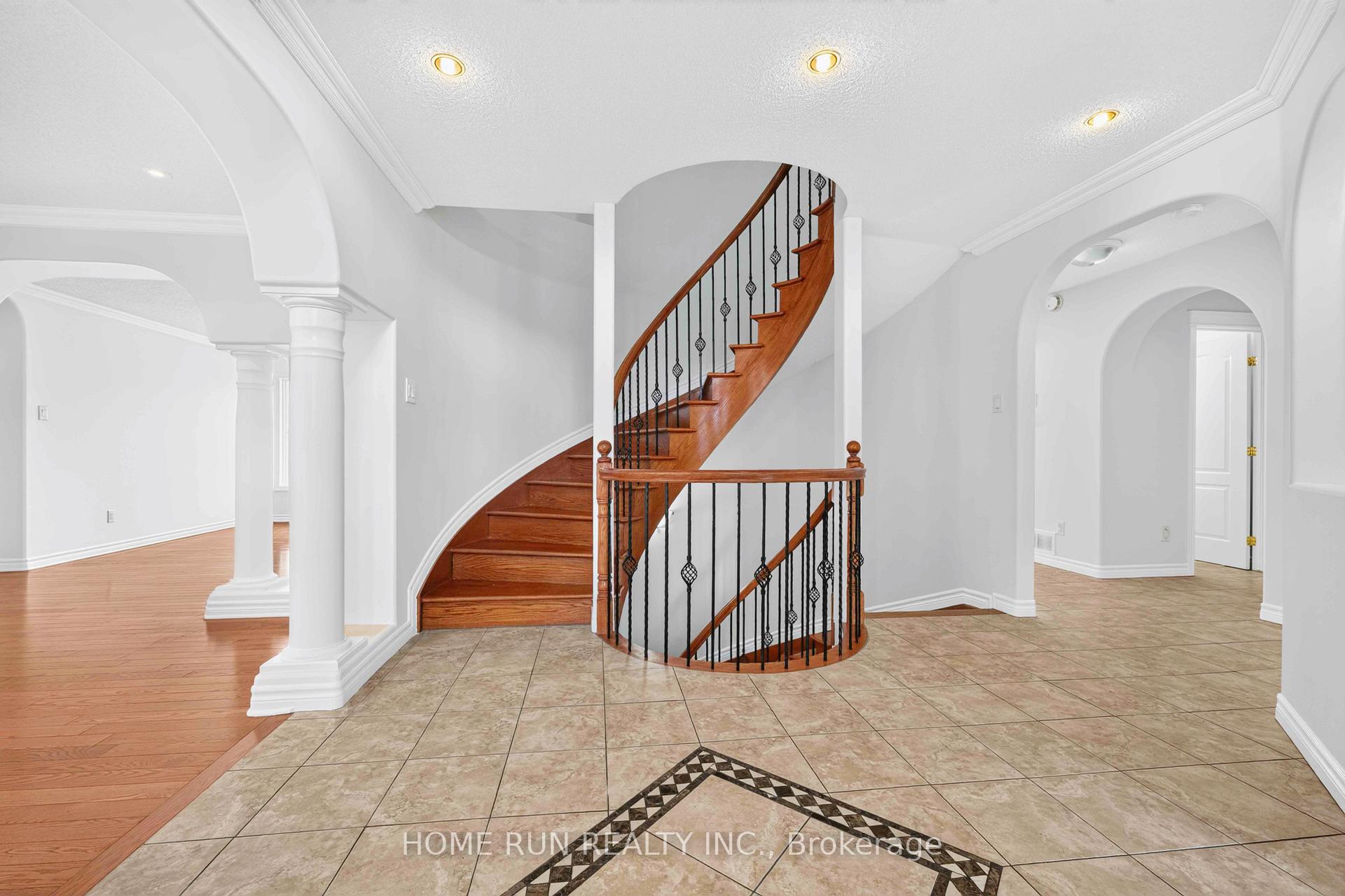 Photo 3 of 35 Blackshire Circle, Ottawa, Barrhaven - Stonebridge — HOMEH