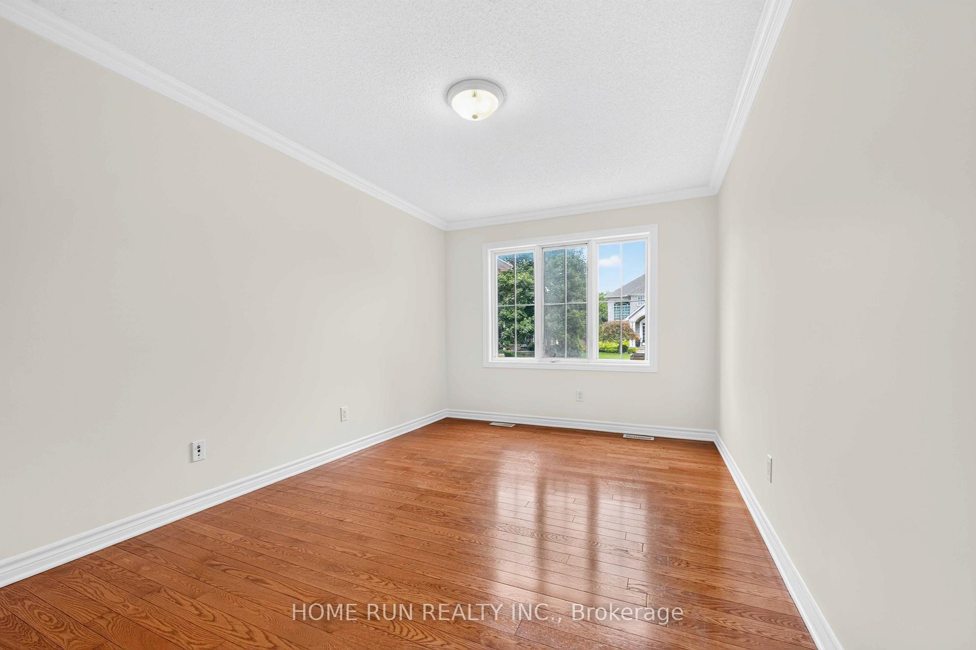 Photo 9 of 35 Blackshire Circle, Ottawa, Barrhaven - Stonebridge — HOMEH