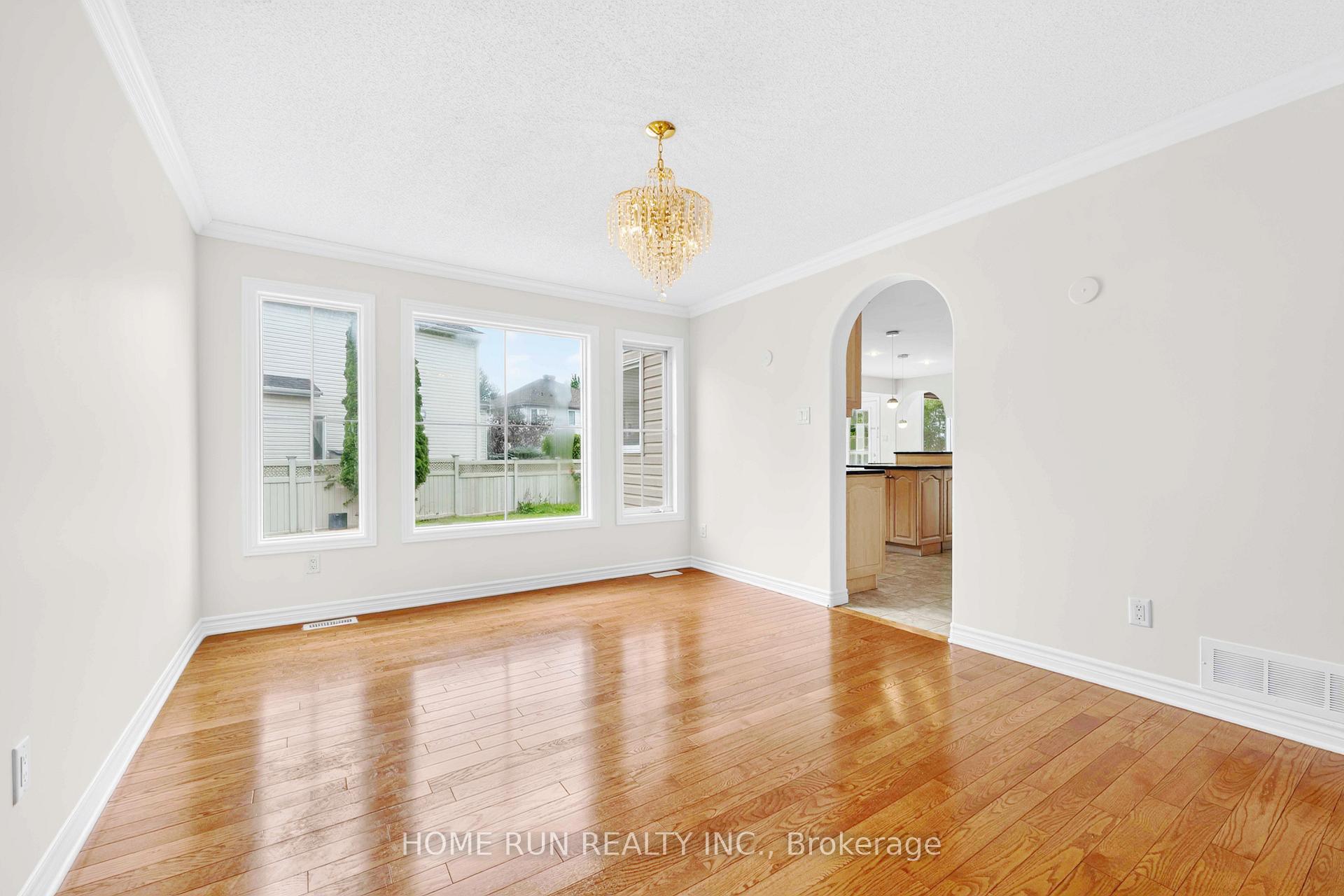 Photo 12 of 35 Blackshire Circle, Ottawa, Barrhaven - Stonebridge — HOMEH