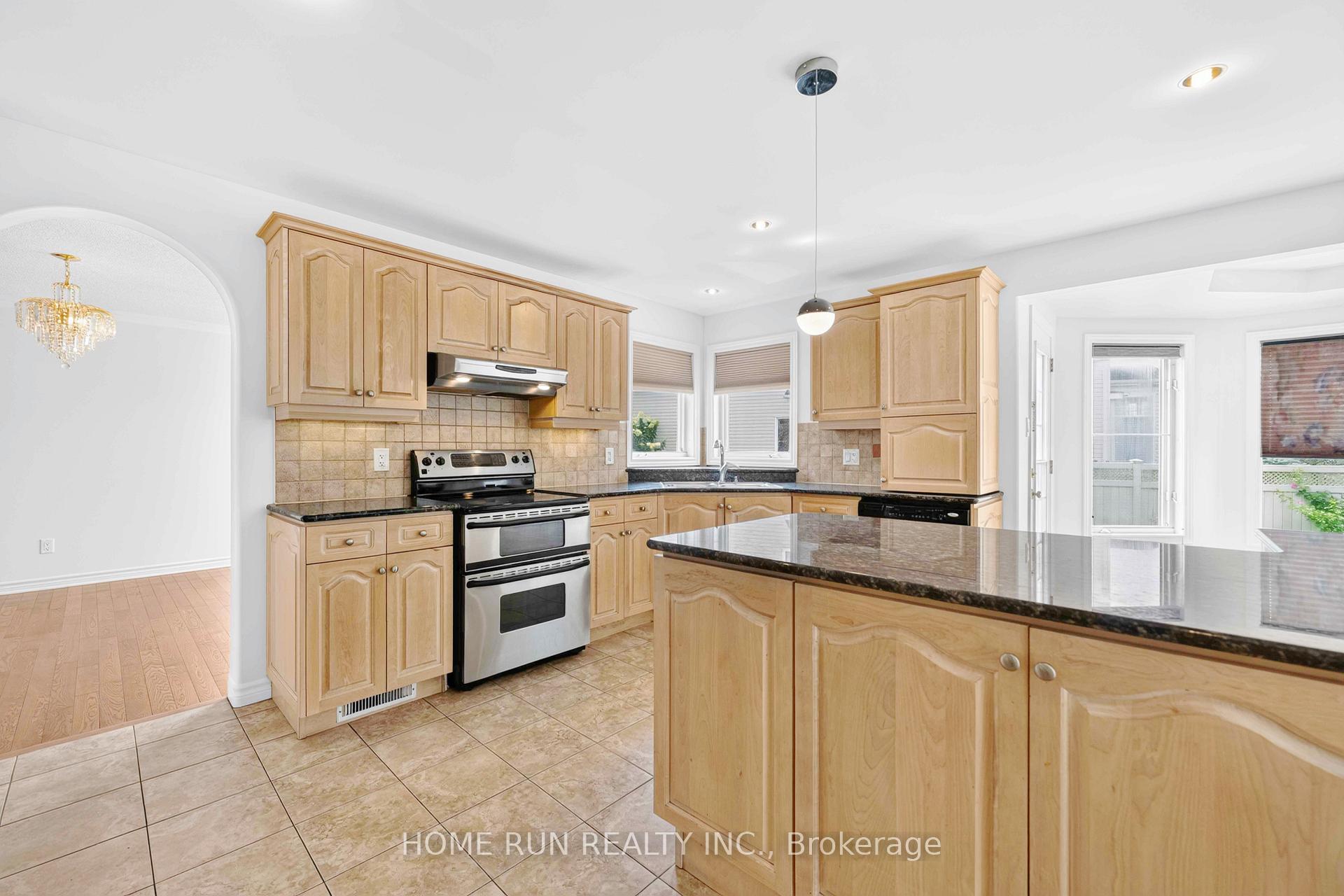Photo 14 of 35 Blackshire Circle, Ottawa, Barrhaven - Stonebridge — HOMEH