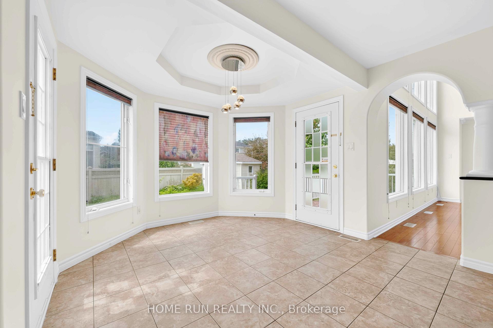 Photo 19 of 35 Blackshire Circle, Ottawa, Barrhaven - Stonebridge — HOMEH