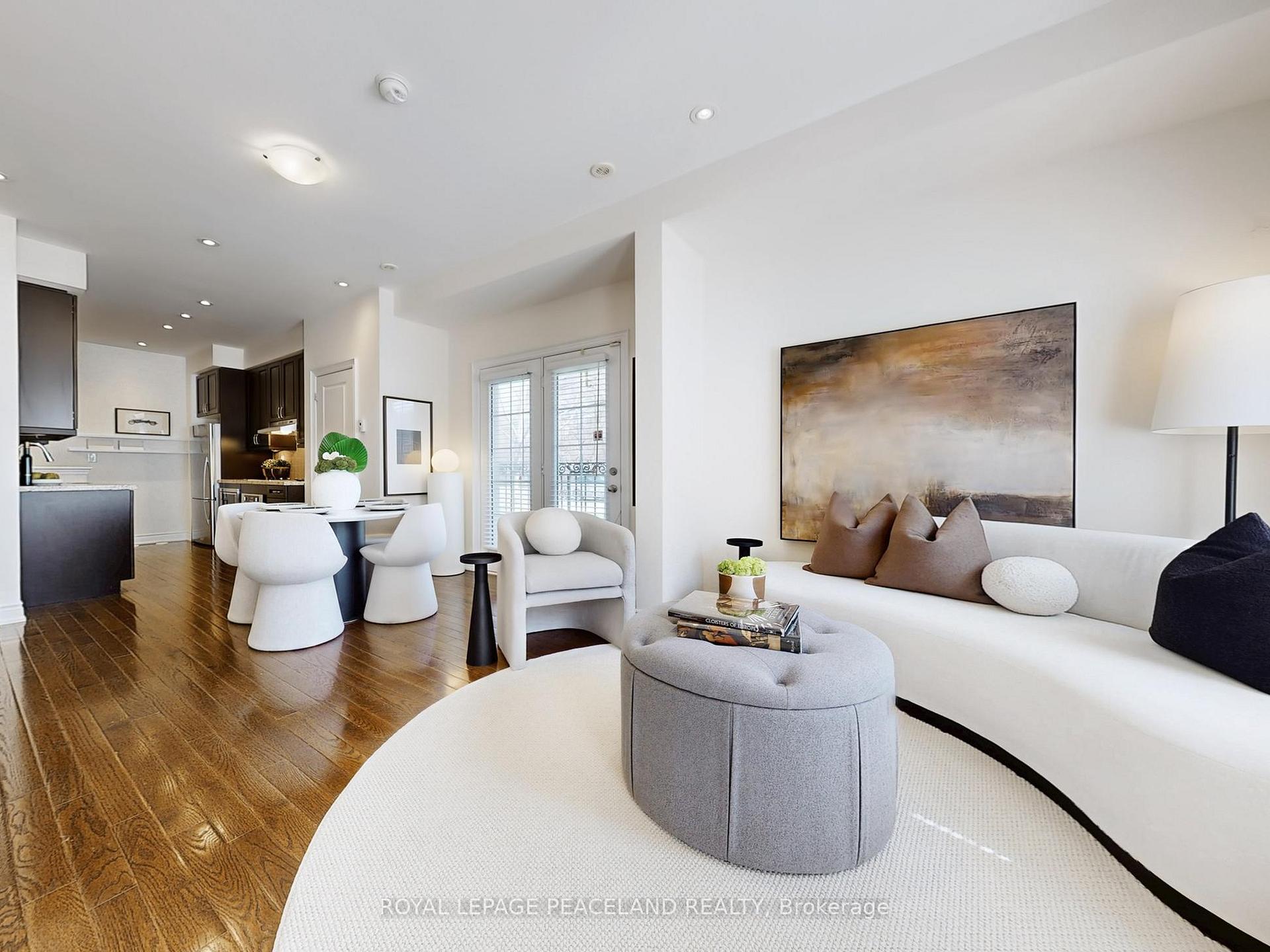 Photo 1 of 82 Hargrave Lane, North York, Bridle Path-Sunnybrook-York Mills — HOMEH
