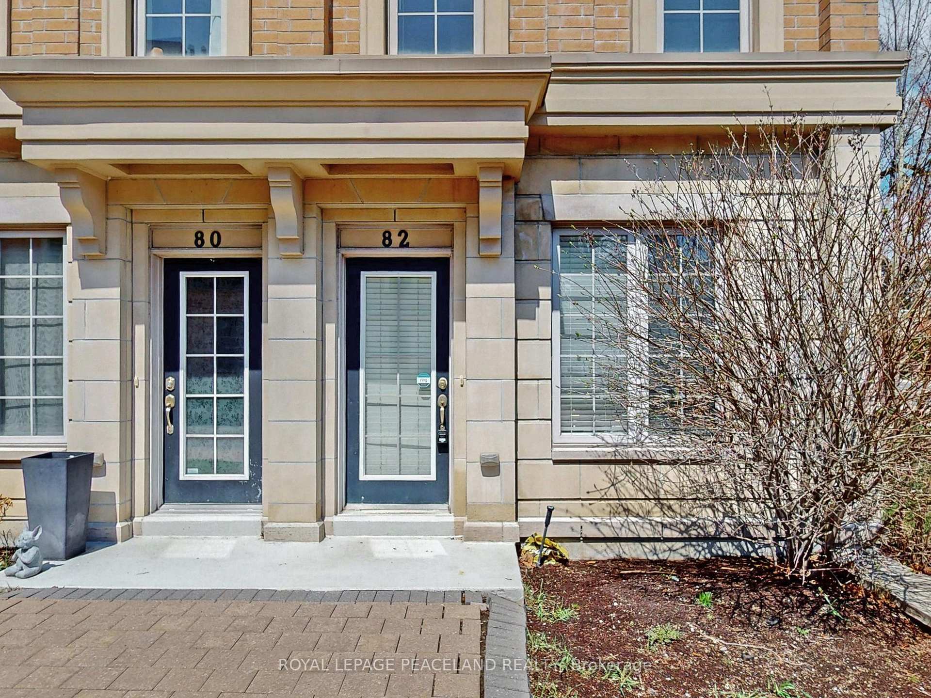 Photo 3 of 82 Hargrave Lane, North York, Bridle Path-Sunnybrook-York Mills — HOMEH