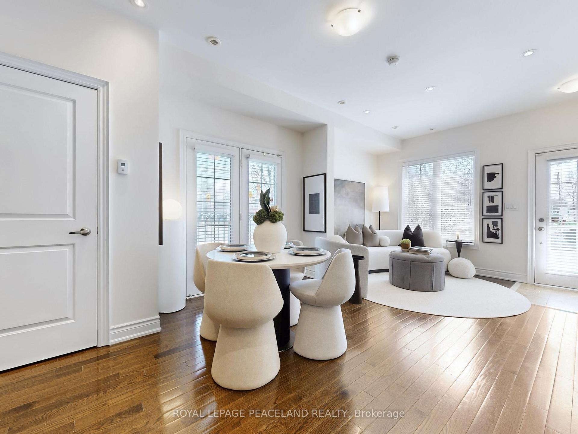 Photo 6 of 82 Hargrave Lane, North York, Bridle Path-Sunnybrook-York Mills — HOMEH