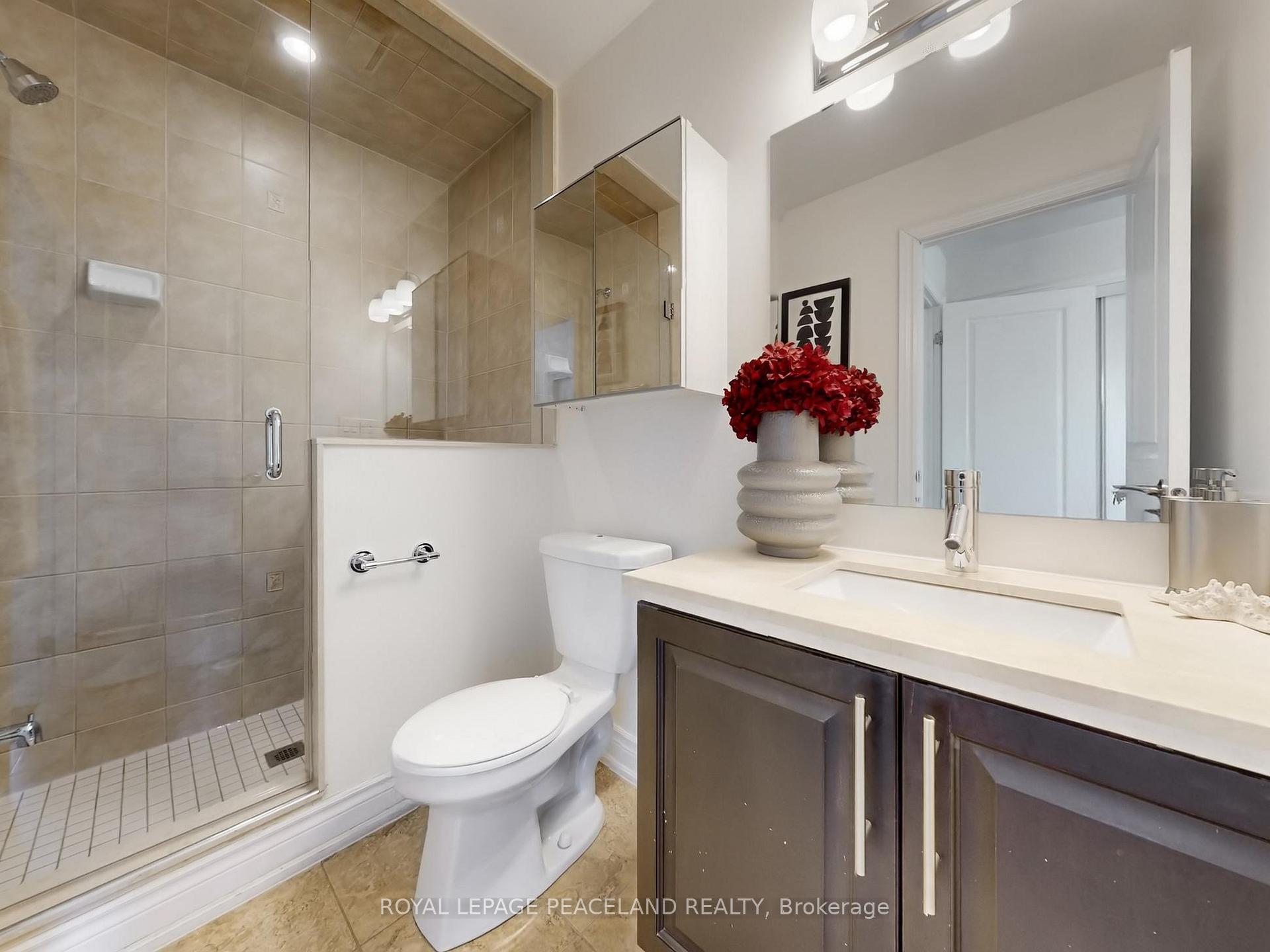 Photo 18 of 82 Hargrave Lane, North York, Bridle Path-Sunnybrook-York Mills — HOMEH
