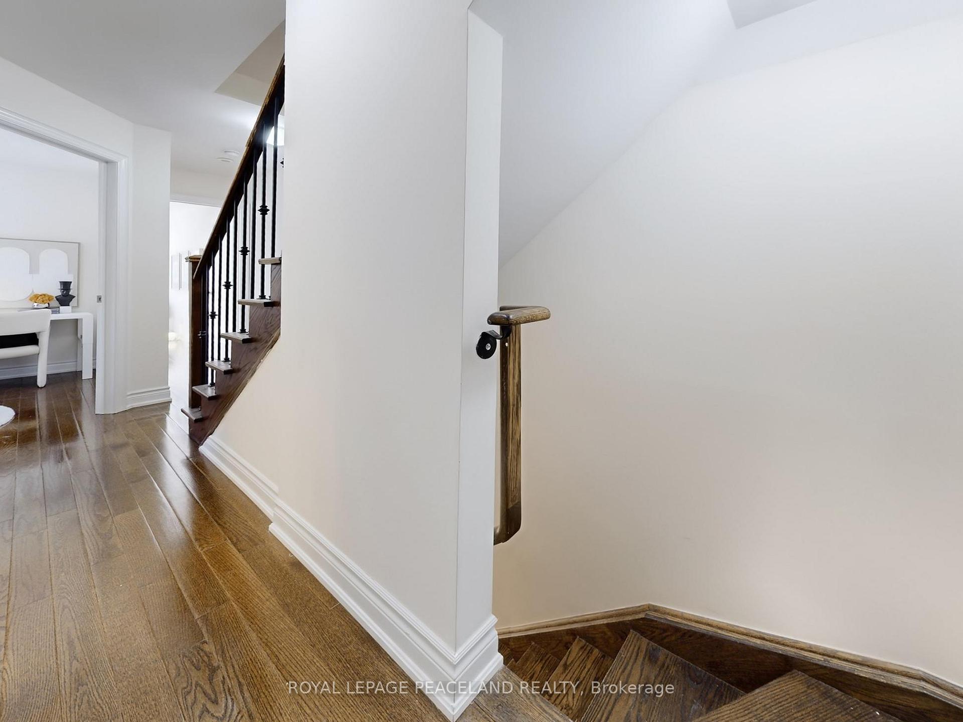 Photo 23 of 82 Hargrave Lane, North York, Bridle Path-Sunnybrook-York Mills — HOMEH