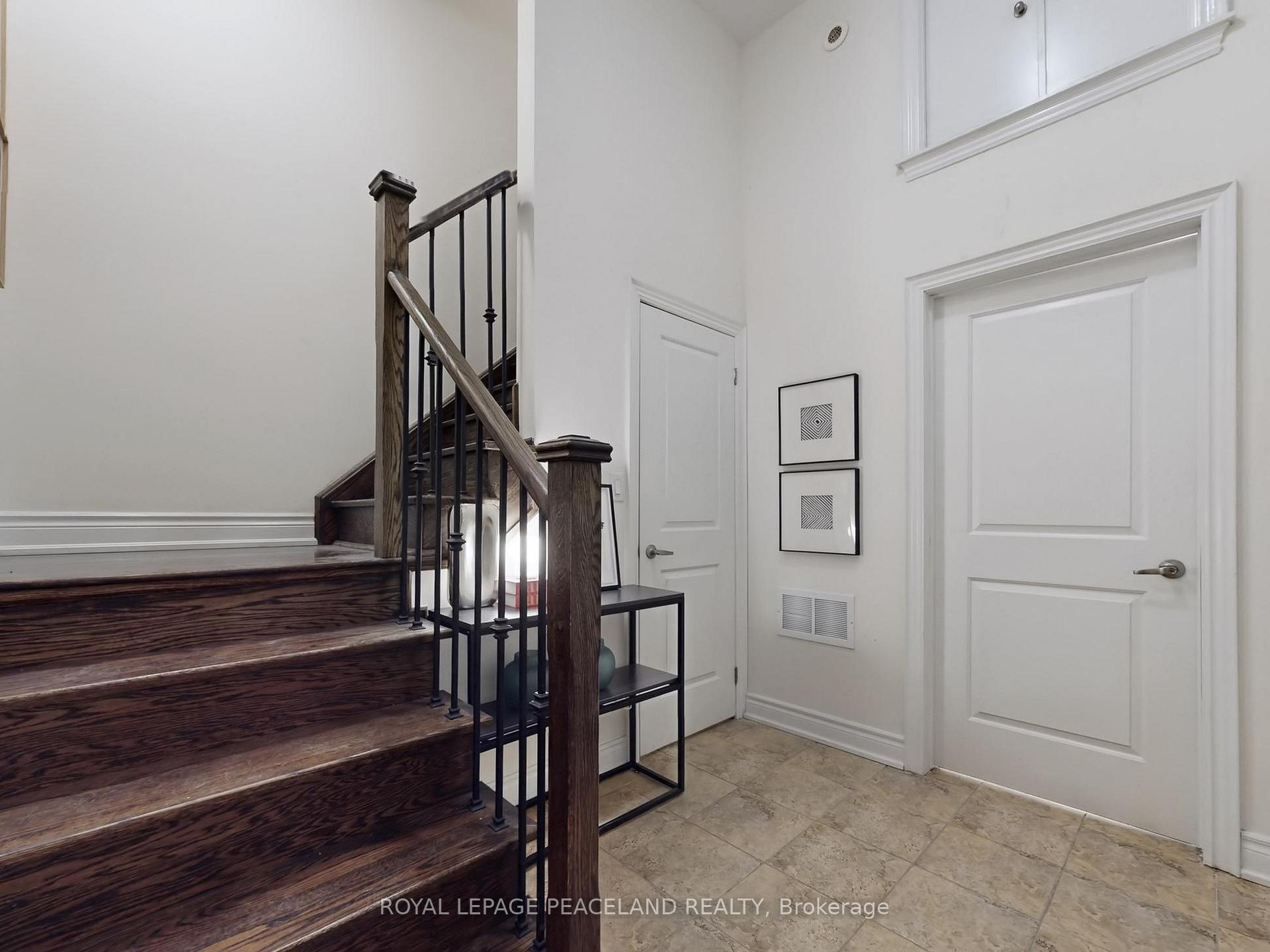 Photo 24 of 82 Hargrave Lane, North York, Bridle Path-Sunnybrook-York Mills — HOMEH