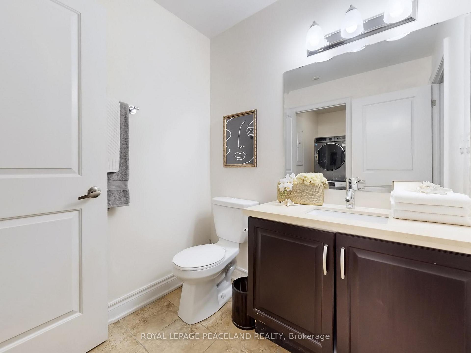 Photo 27 of 82 Hargrave Lane, North York, Bridle Path-Sunnybrook-York Mills — HOMEH