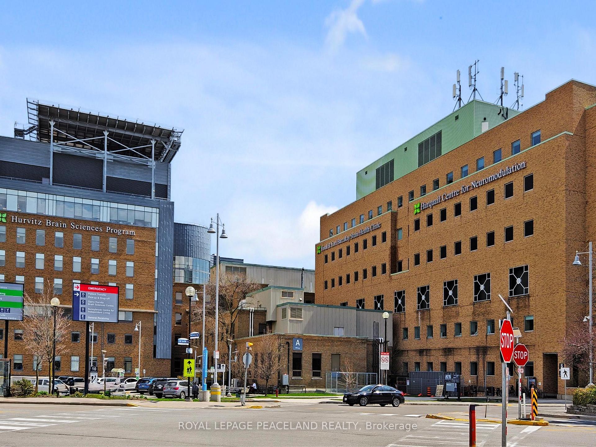 Photo 32 of 82 Hargrave Lane, North York, Bridle Path-Sunnybrook-York Mills — HOMEH