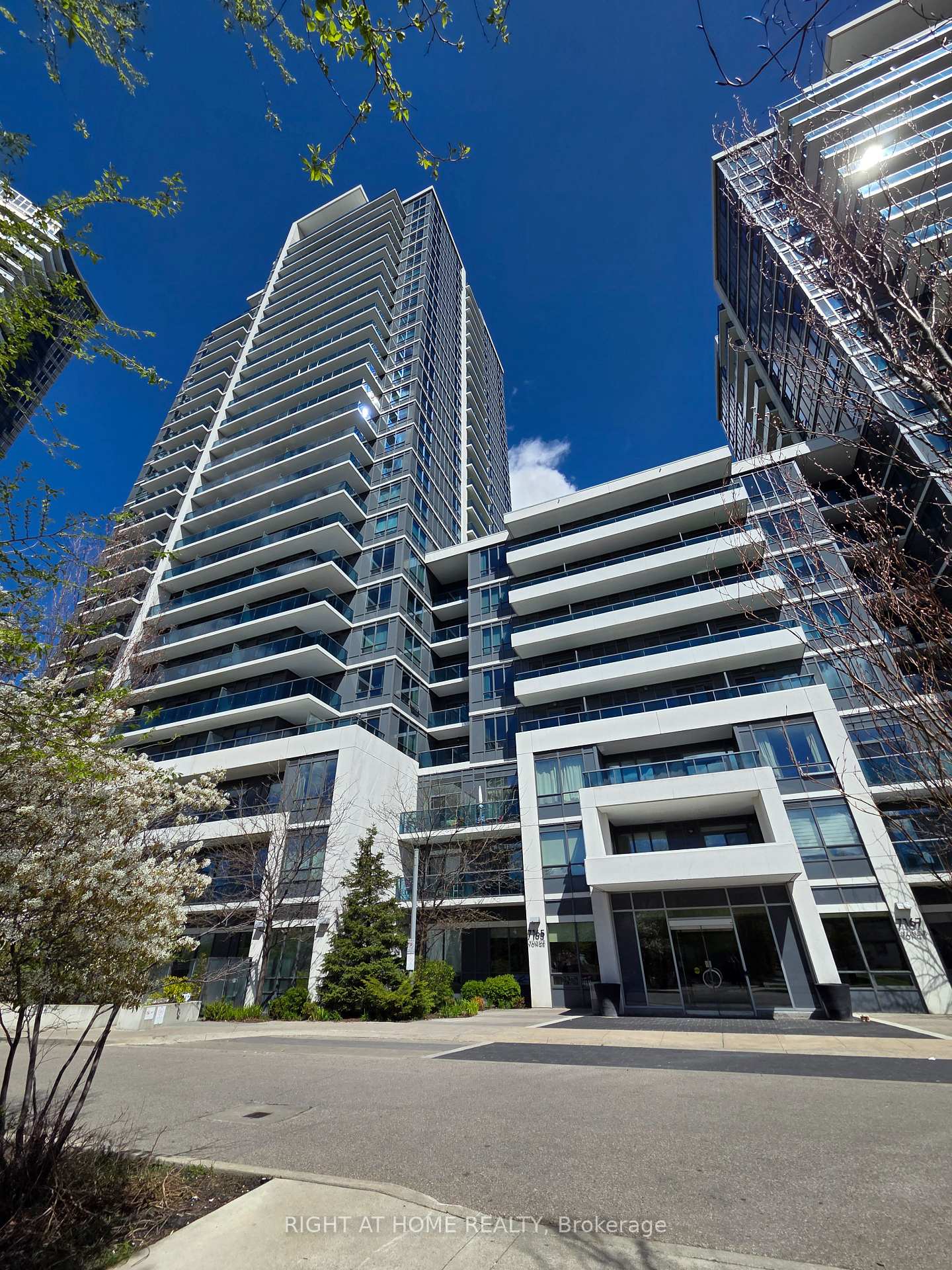 Photo 3 of Unit 1406, 7165 Yonge Street, Markham, Grandview — HOMEH