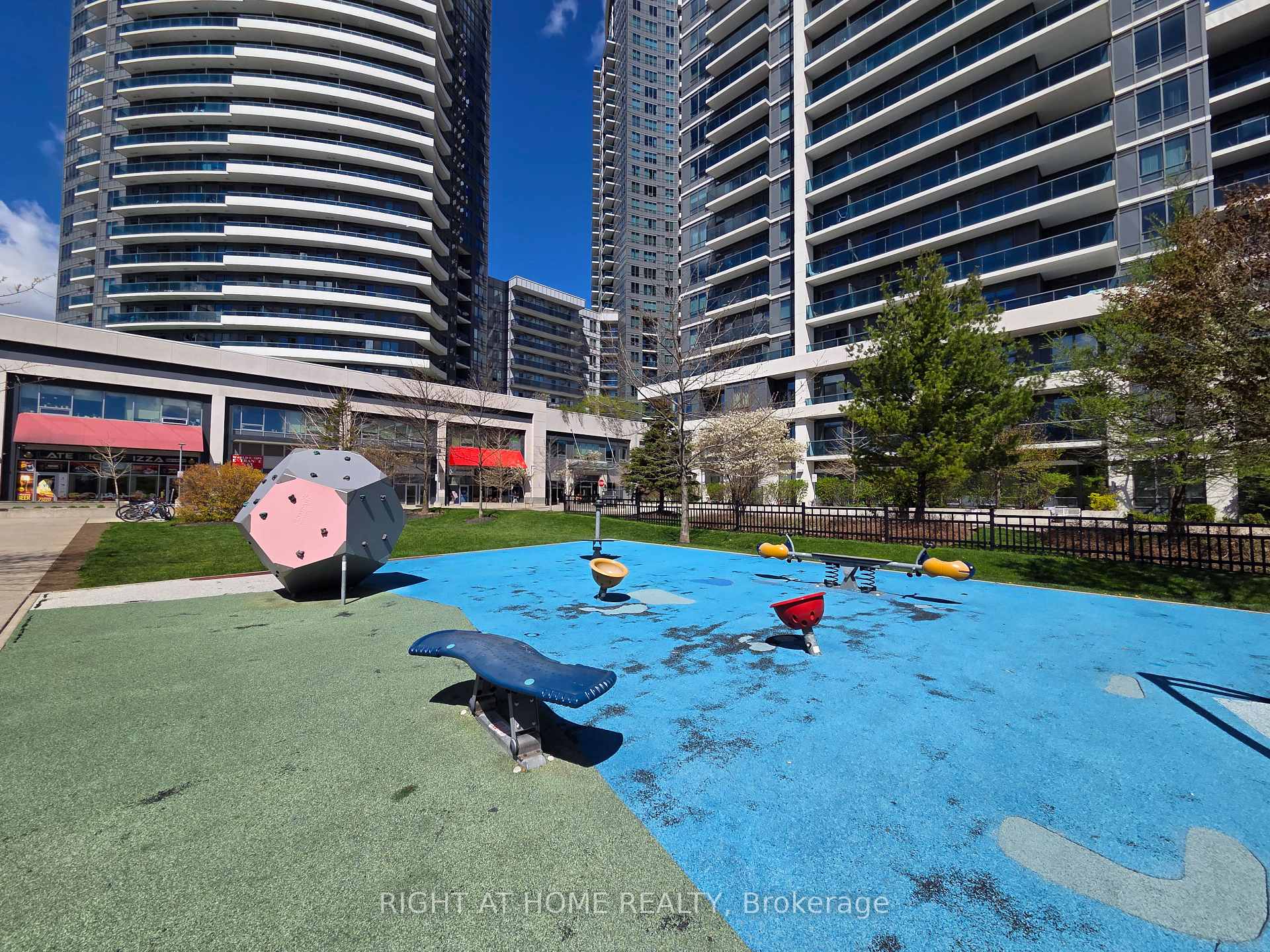 Photo 39 of Unit 1406, 7165 Yonge Street, Markham, Grandview — HOMEH