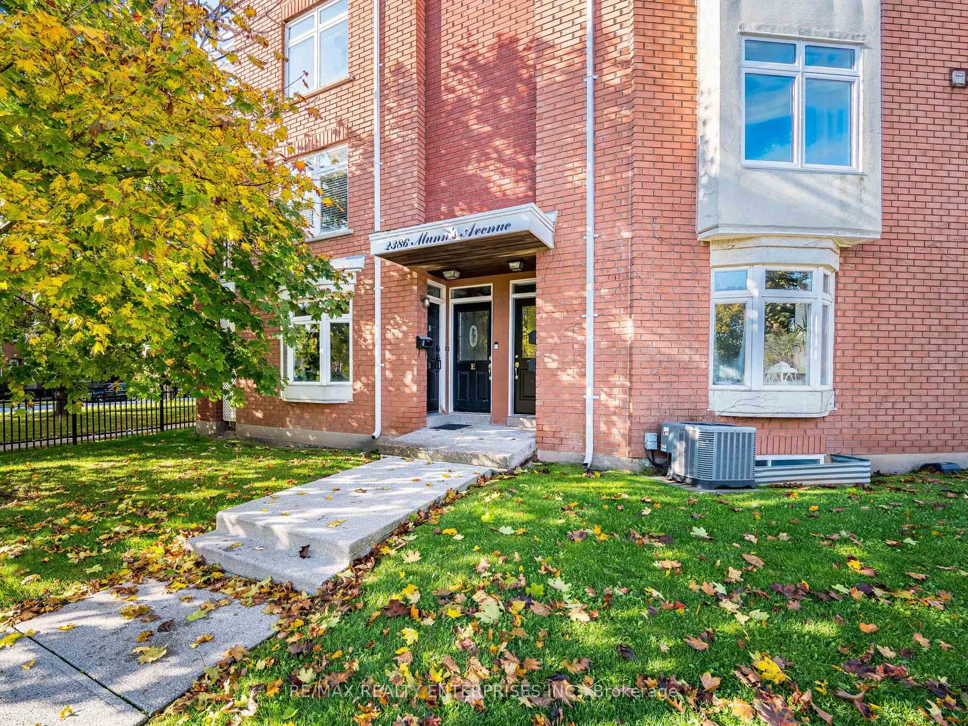 Photo 4 of Unit Unit E, 2386 Munn's Avenue, Oakville, River Oaks — HOMEH