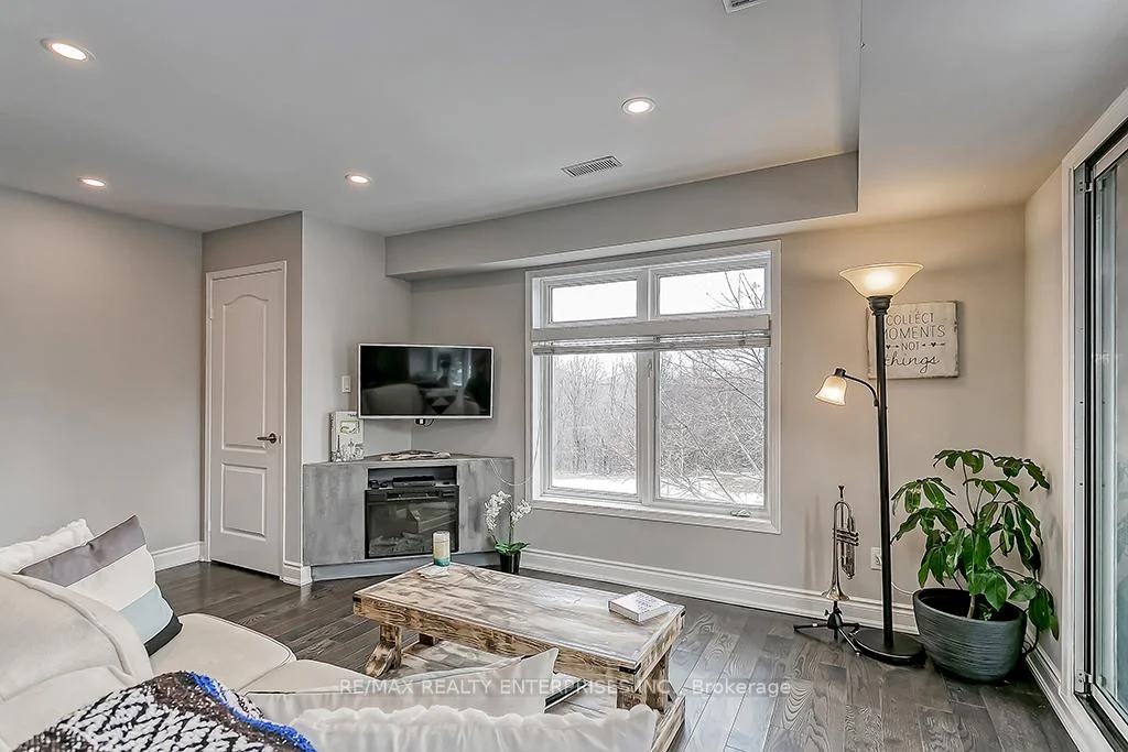 Photo 8 of Unit Unit E, 2386 Munn's Avenue, Oakville, River Oaks — HOMEH