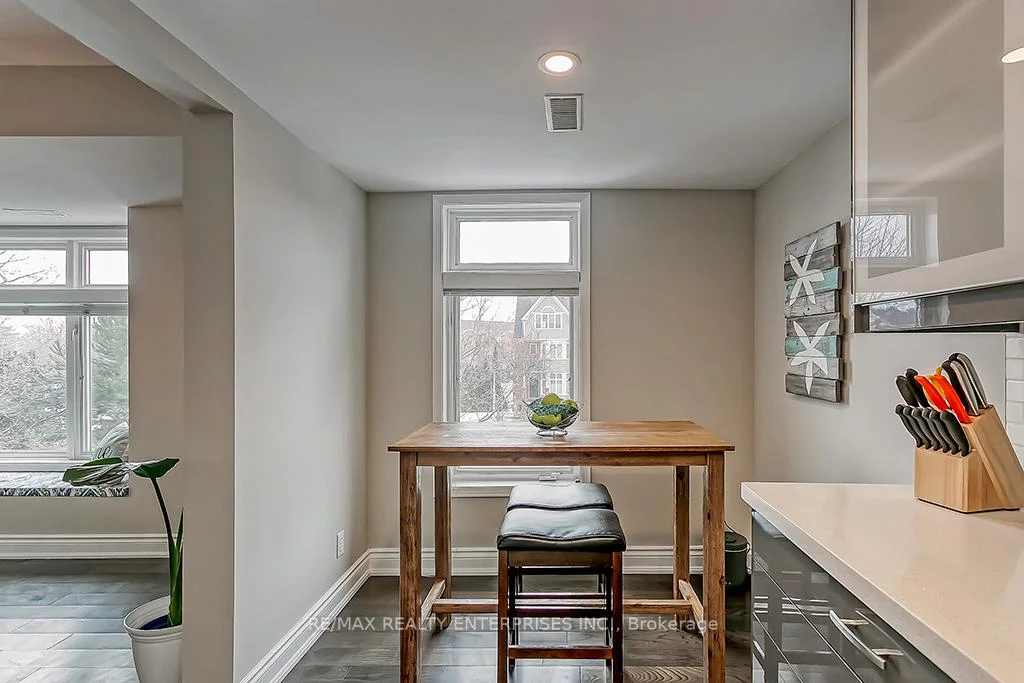 Photo 14 of Unit Unit E, 2386 Munn's Avenue, Oakville, River Oaks — HOMEH