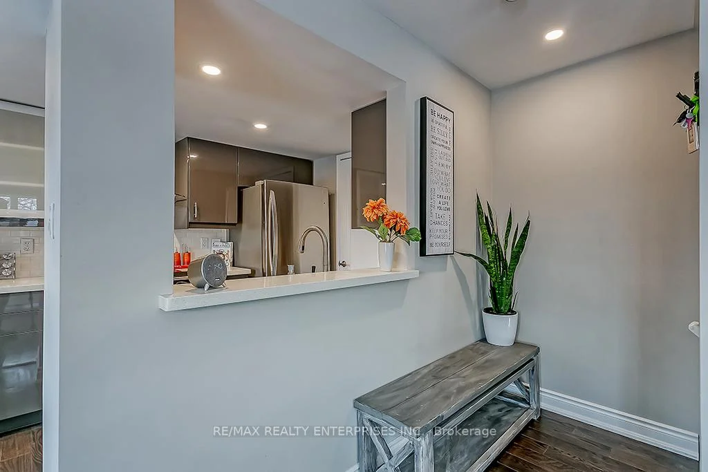 Photo 17 of Unit Unit E, 2386 Munn's Avenue, Oakville, River Oaks — HOMEH