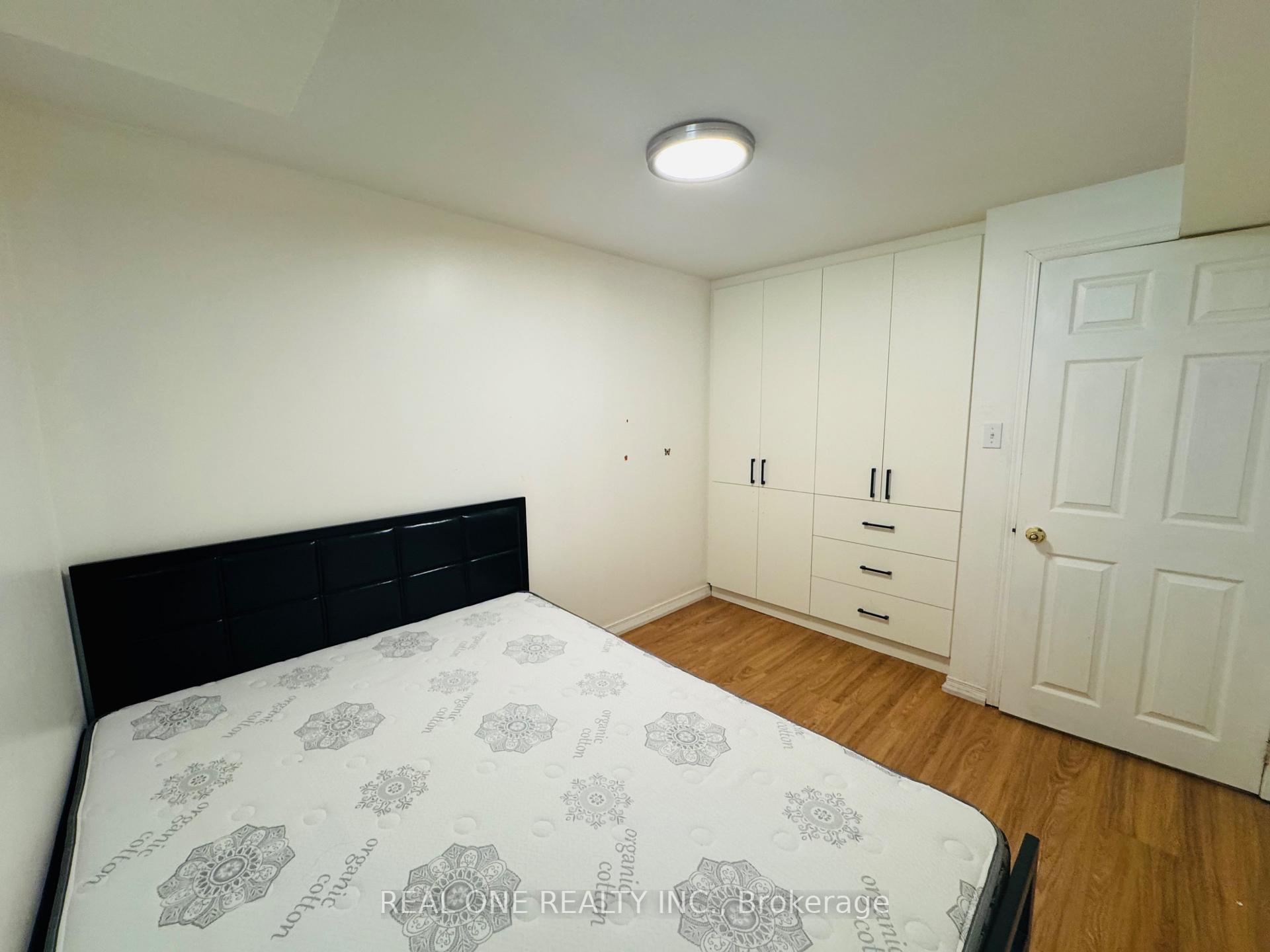 Photo 5 of Unit Basement, 50 Laguna Crescent, Markham, Middlefield — HOMEH