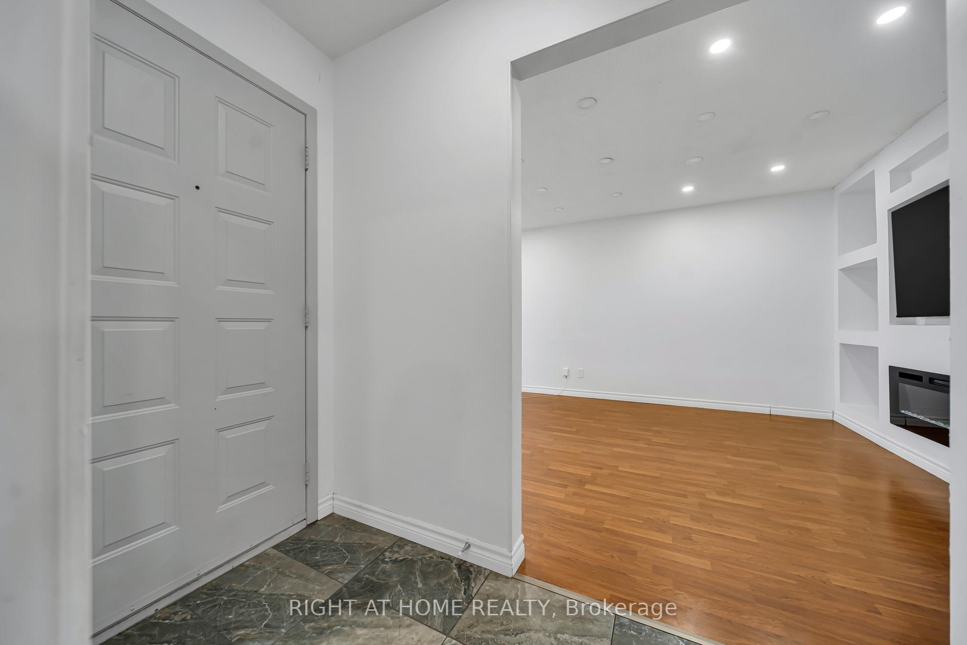 Photo 6 of 115 Countryside (Main only) Crescent, Kitchener, Country Hills West — HOMEH