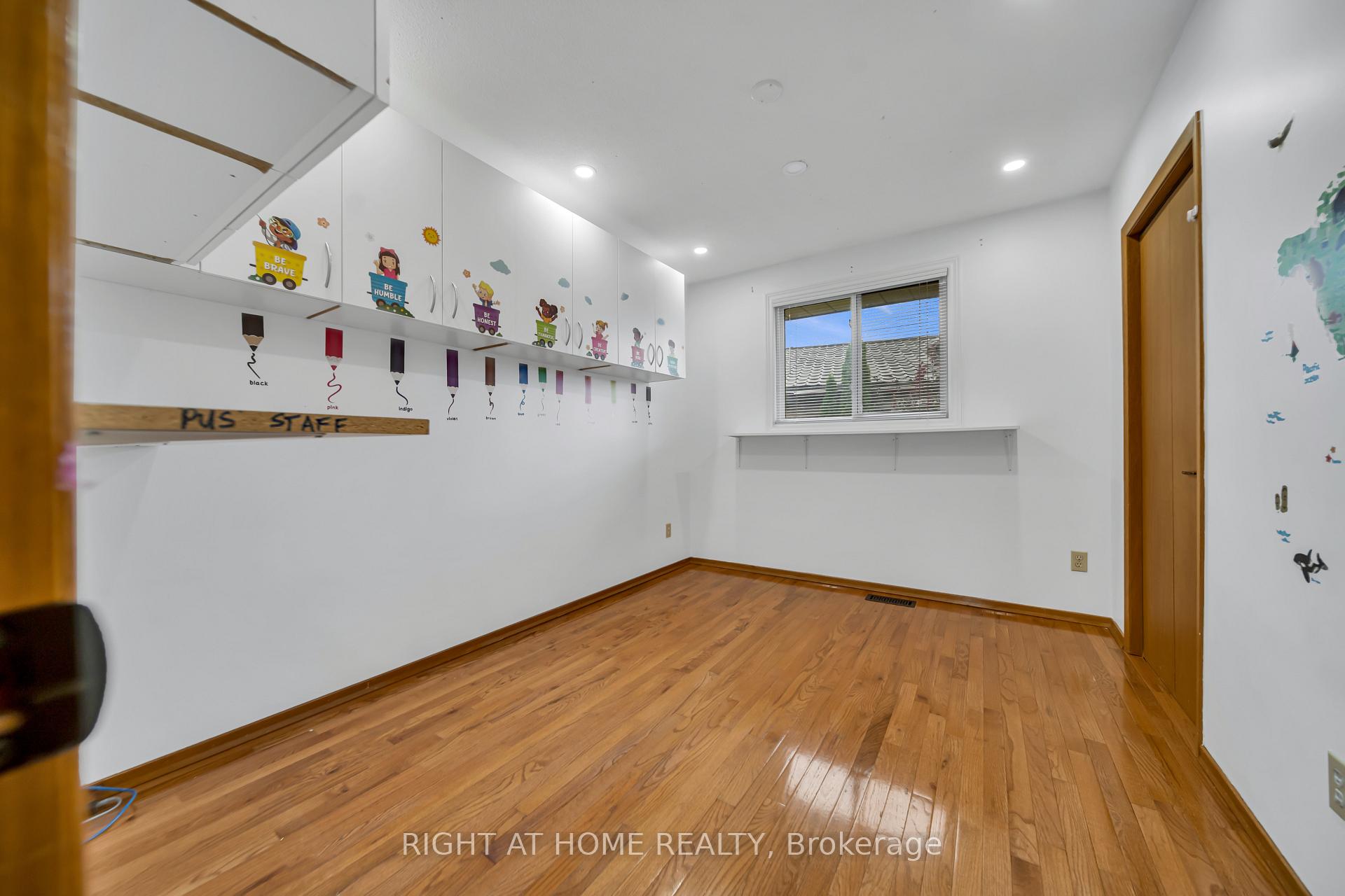 Photo 18 of 115 Countryside (Main only) Crescent, Kitchener, Country Hills West — HOMEH
