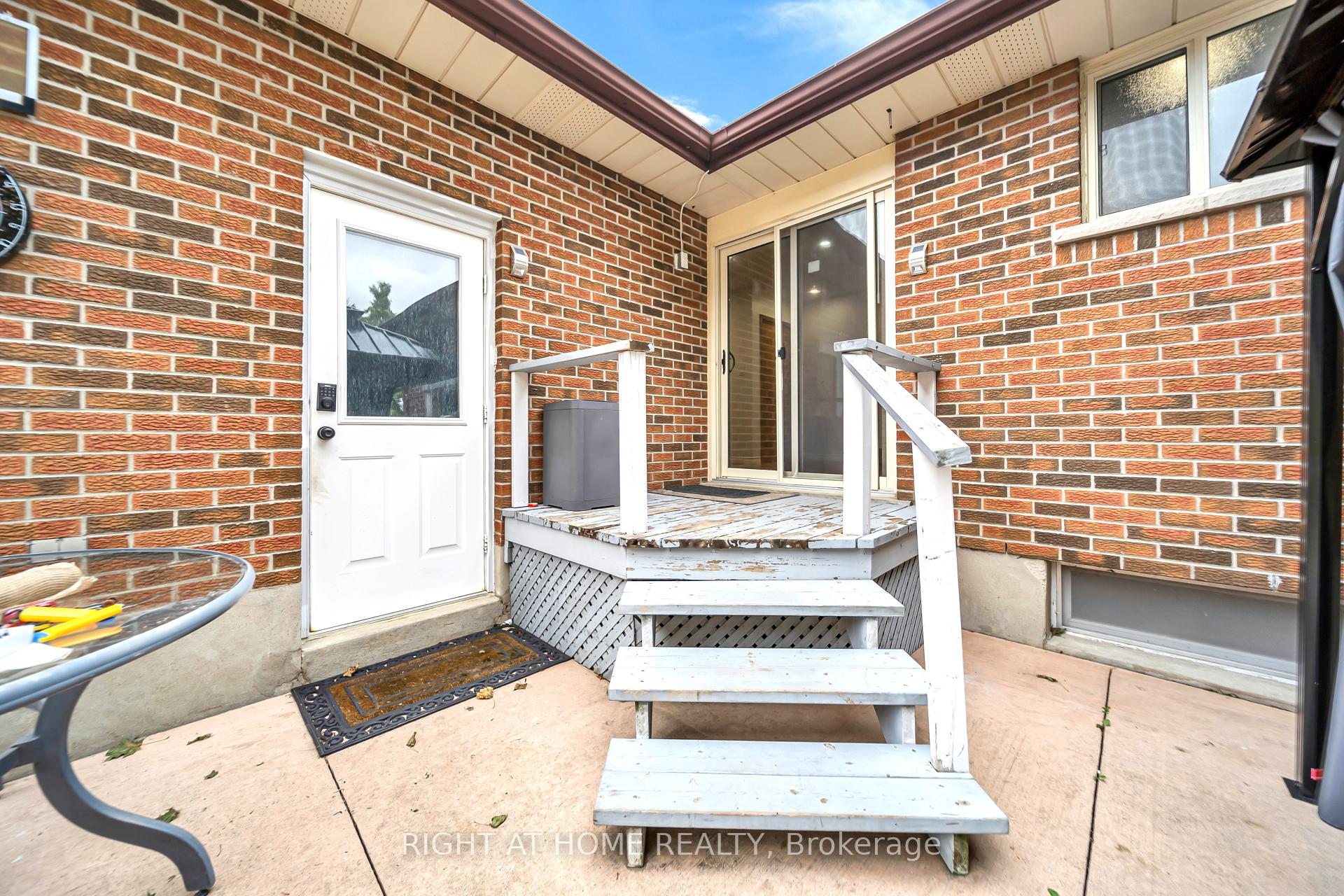 Photo 26 of 115 Countryside (Main only) Crescent, Kitchener, Country Hills West — HOMEH