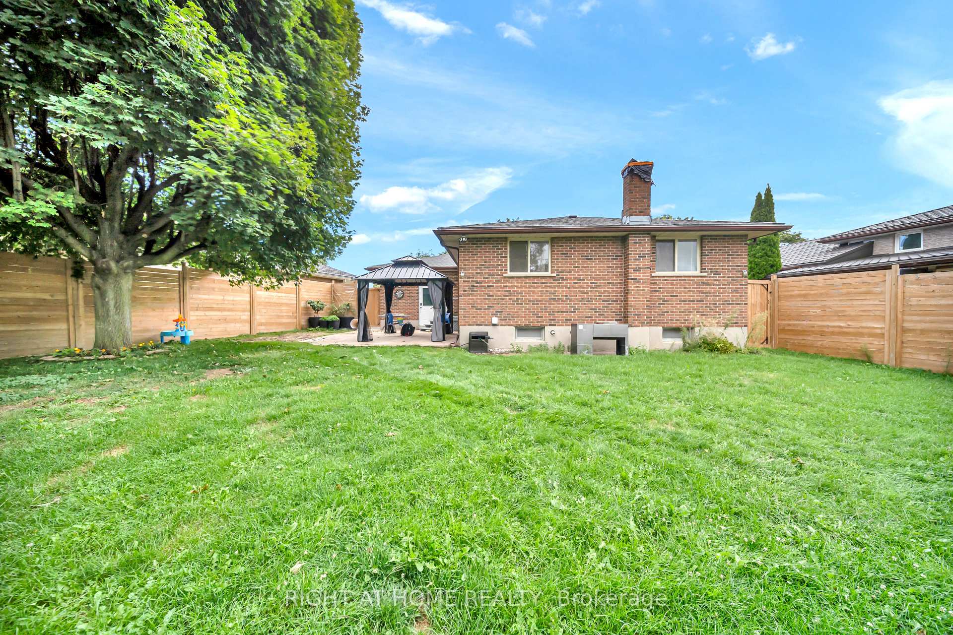 Photo 28 of 115 Countryside (Main only) Crescent, Kitchener, Country Hills West — HOMEH