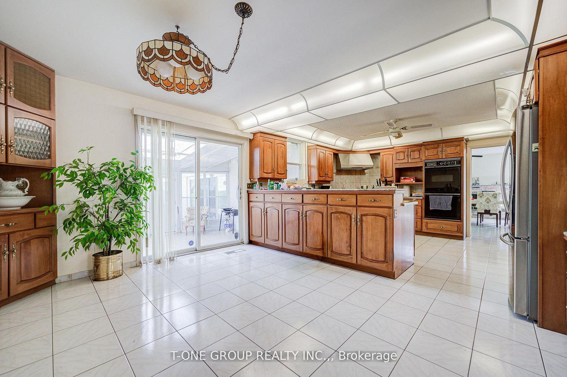 Photo 35 of 120 Cumberland Drive, Mississauga, Port Credit — HOMEH