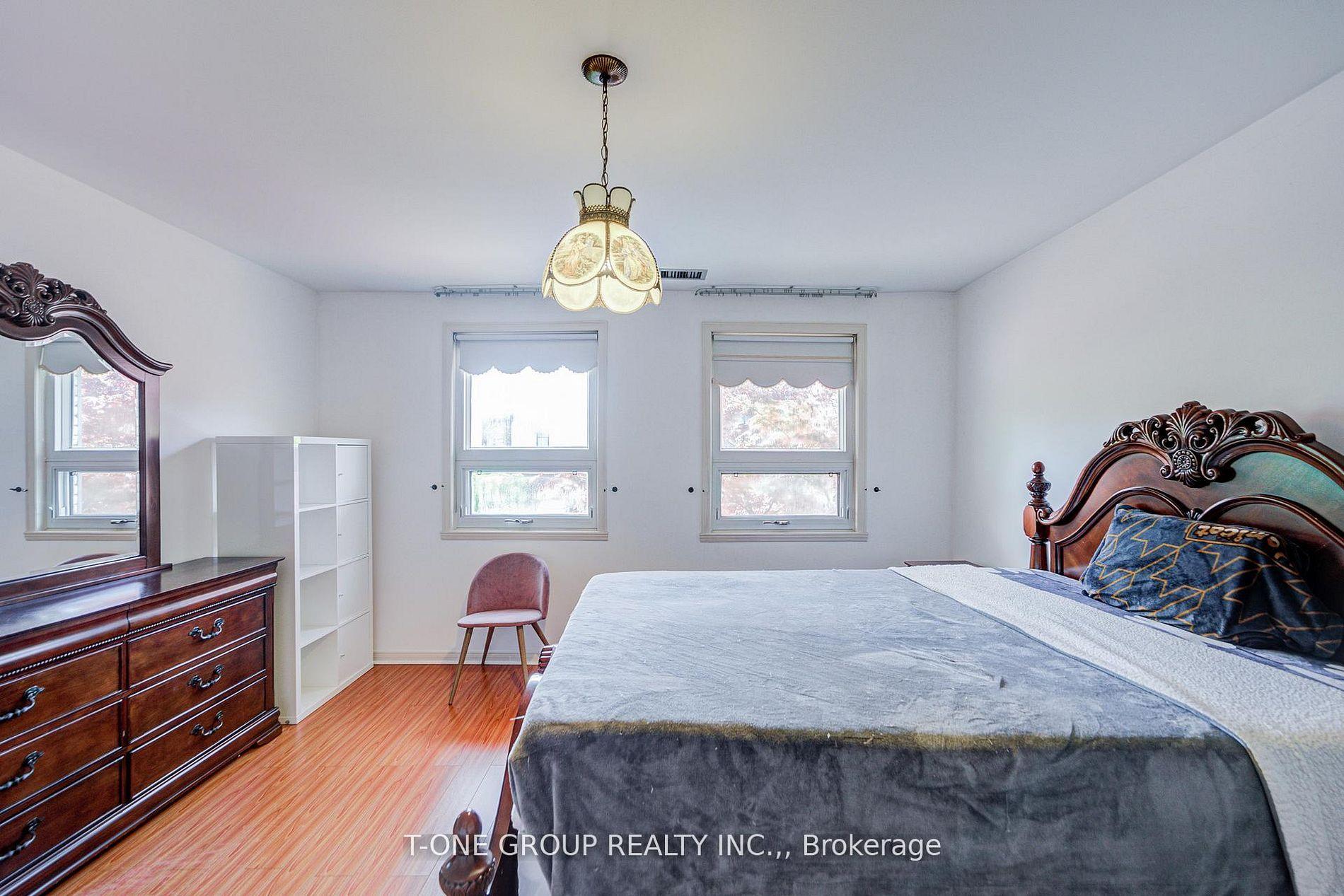 Photo 45 of 120 Cumberland Drive, Mississauga, Port Credit — HOMEH
