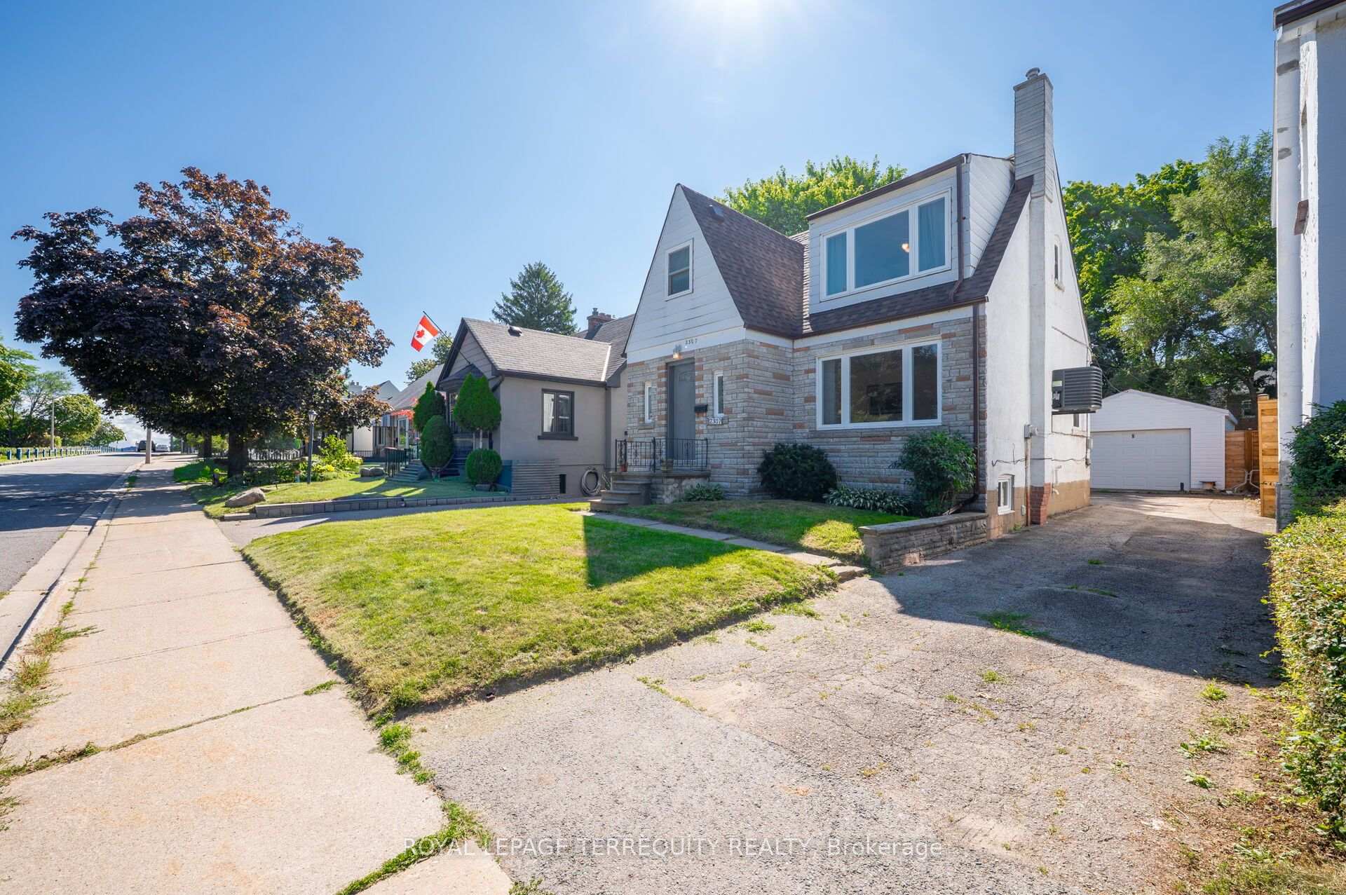 Photo of 2307 Lawrence Avenue W