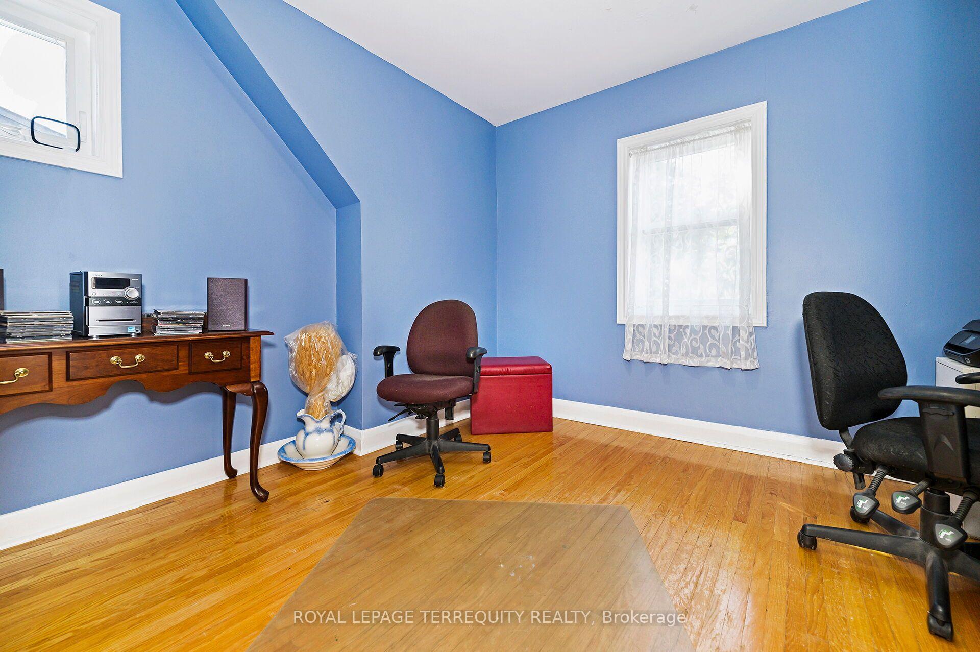 Photo 17 of 2307 Lawrence Avenue W, Etobicoke, Humber Heights — HOMEH