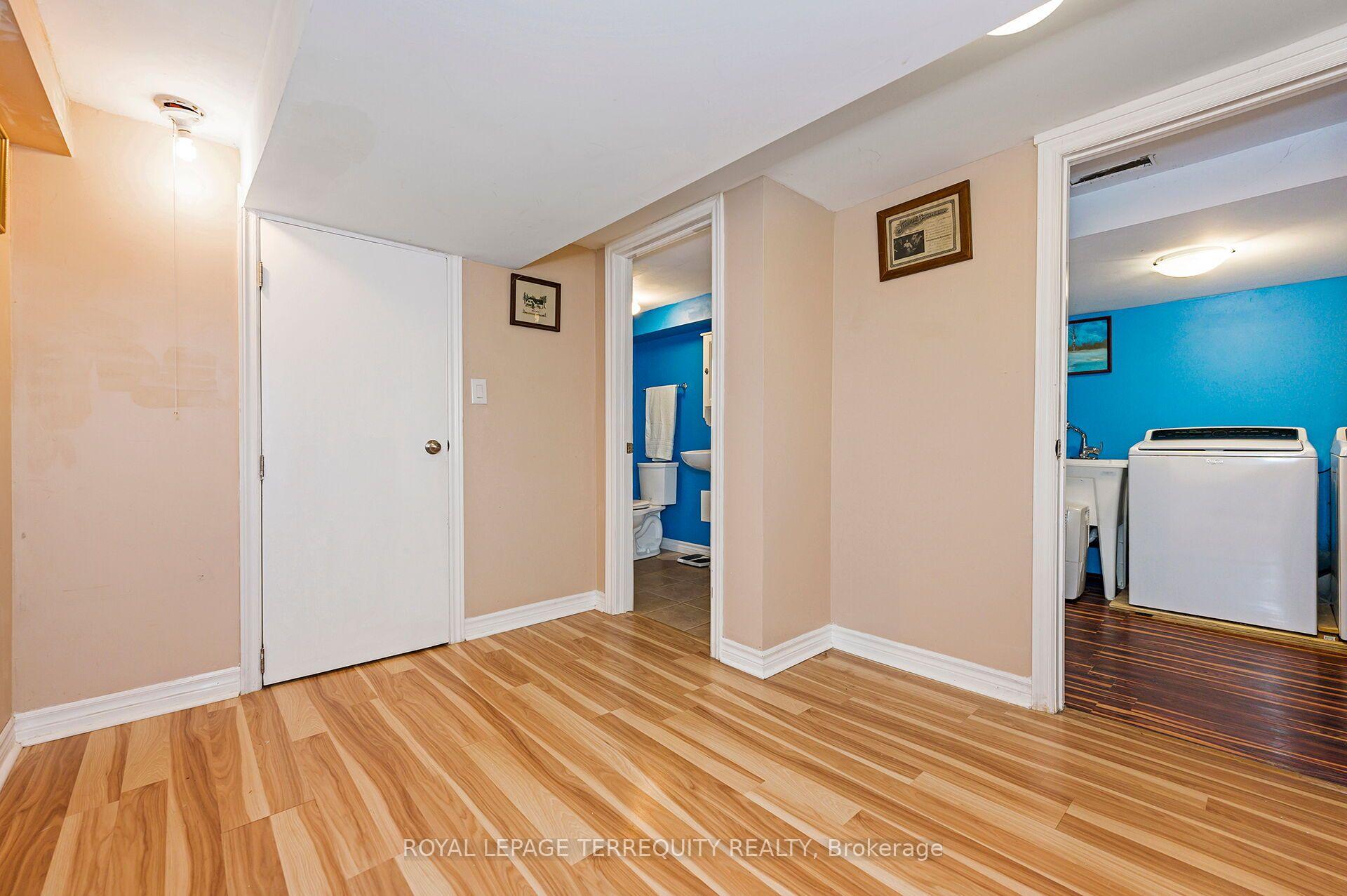 Photo 21 of 2307 Lawrence Avenue W, Etobicoke, Humber Heights — HOMEH