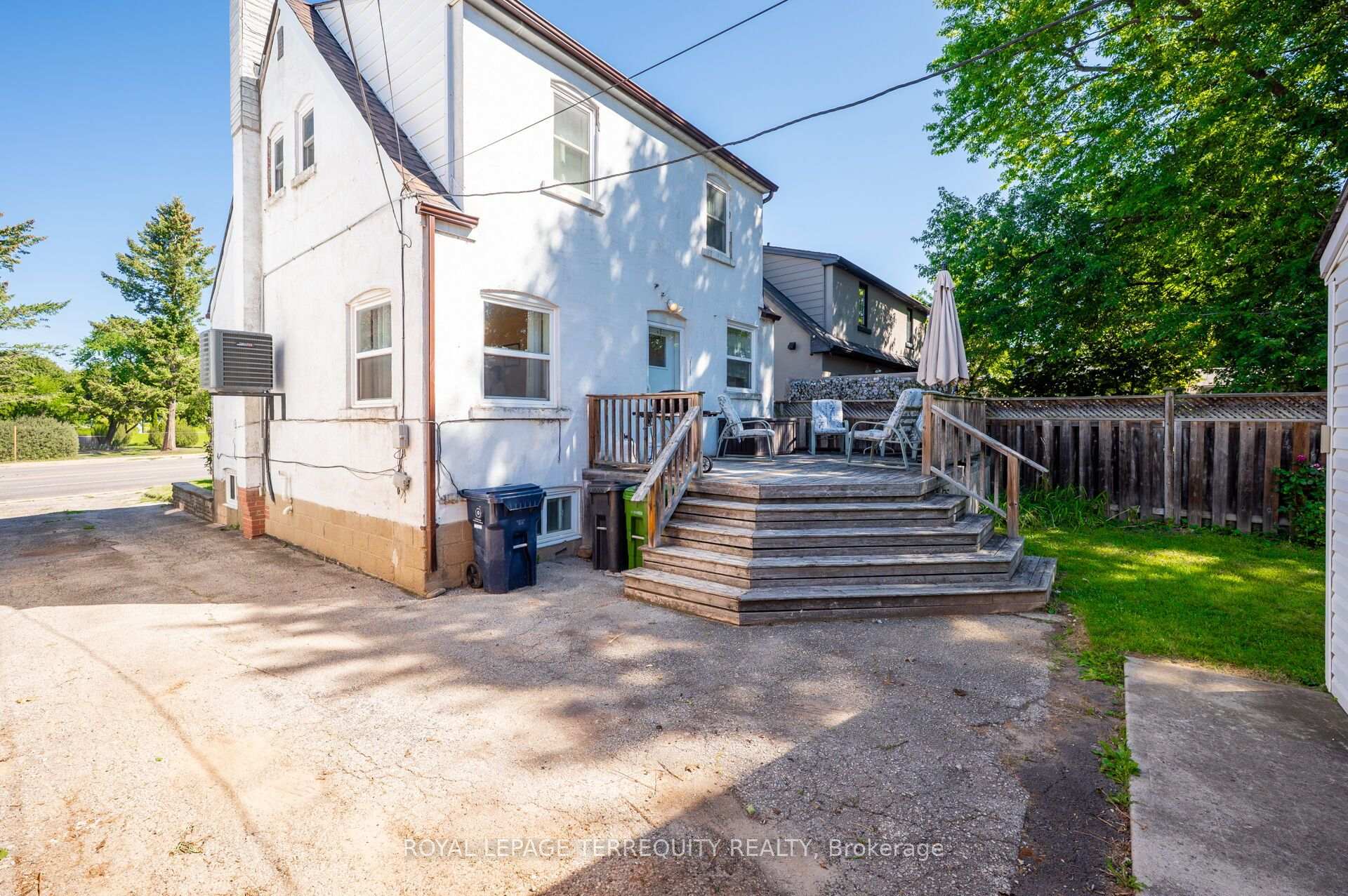 Photo 26 of 2307 Lawrence Avenue W, Etobicoke, Humber Heights — HOMEH