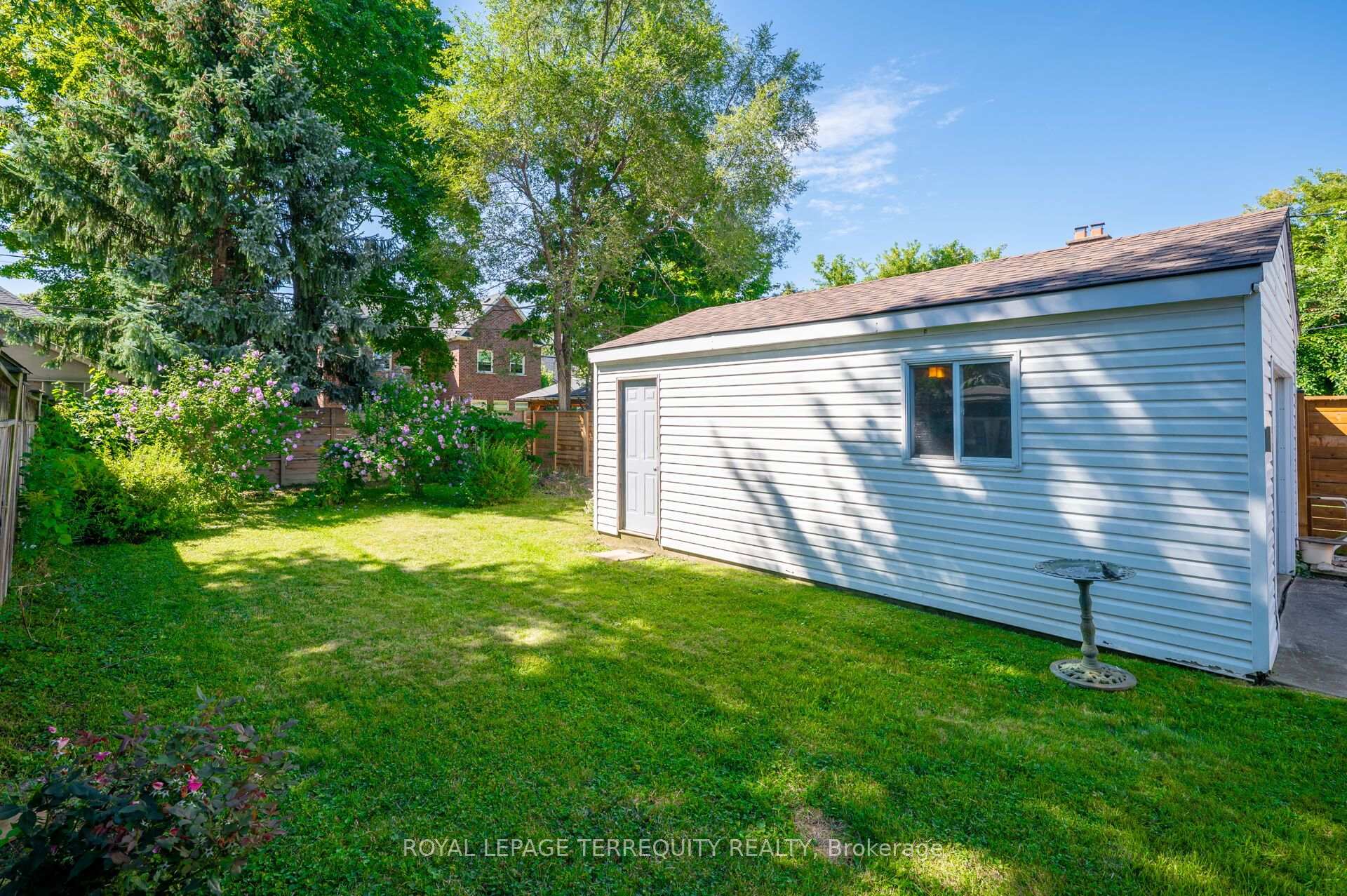 Photo 30 of 2307 Lawrence Avenue W, Etobicoke, Humber Heights — HOMEH