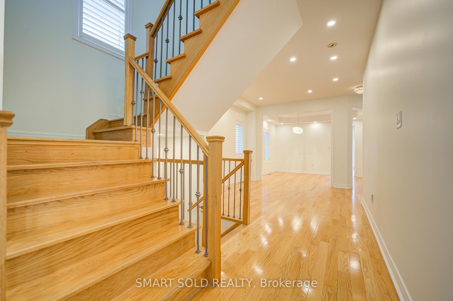 Photo 6 of 39 Schuster Lane, Vaughan, Patterson — HOMEH