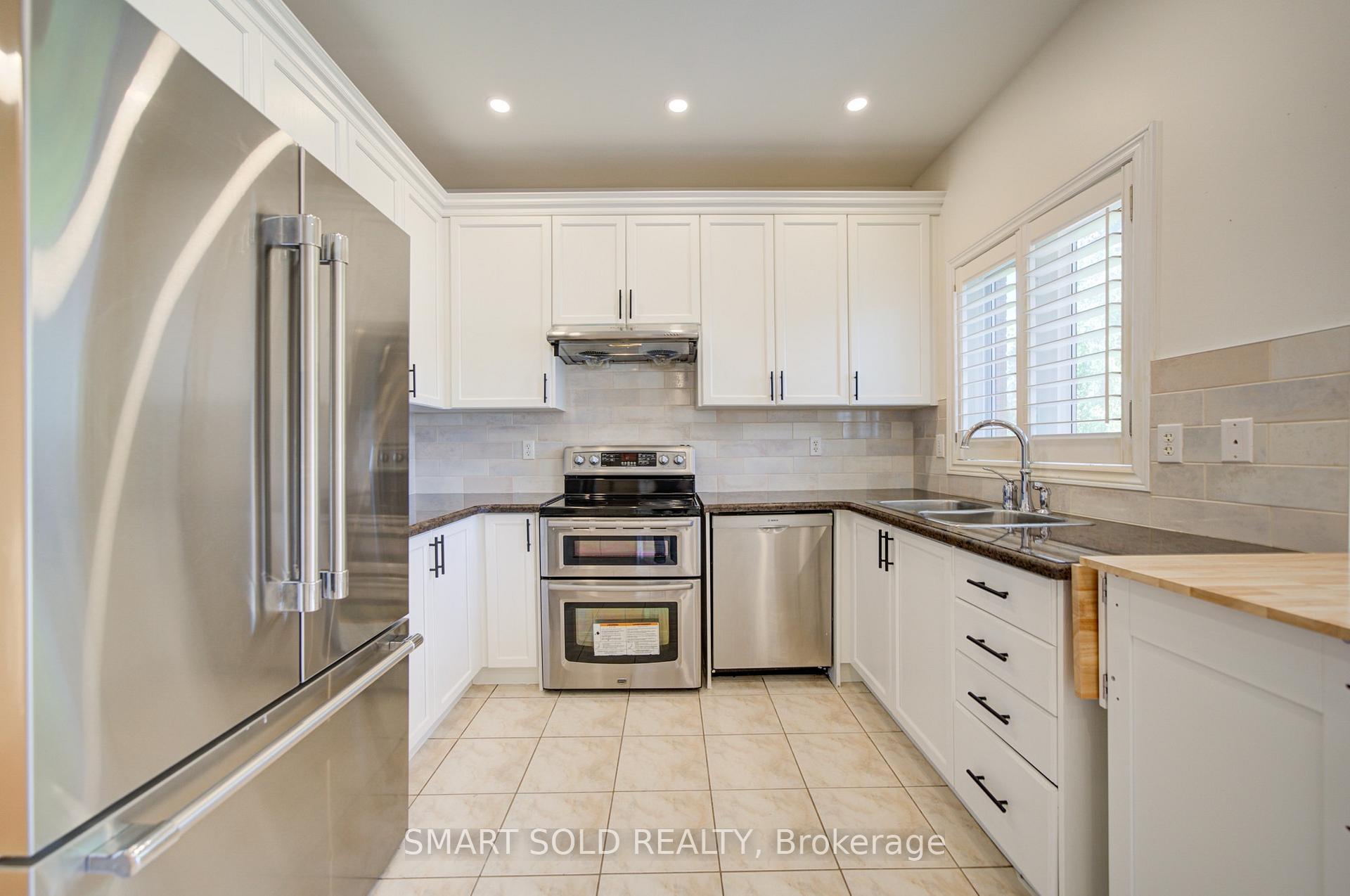 Photo 12 of 39 Schuster Lane, Vaughan, Patterson — HOMEH