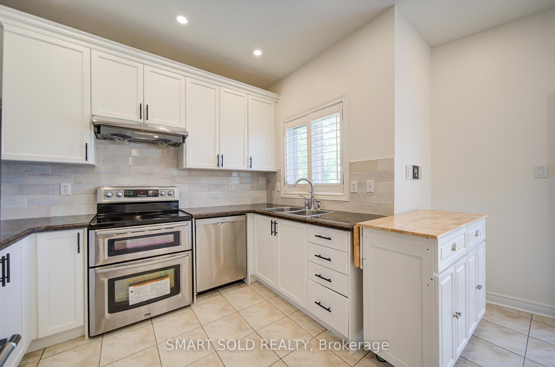 Photo 13 of 39 Schuster Lane, Vaughan, Patterson — HOMEH