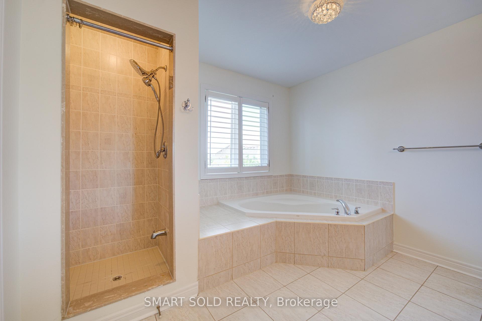 Photo 18 of 39 Schuster Lane, Vaughan, Patterson — HOMEH